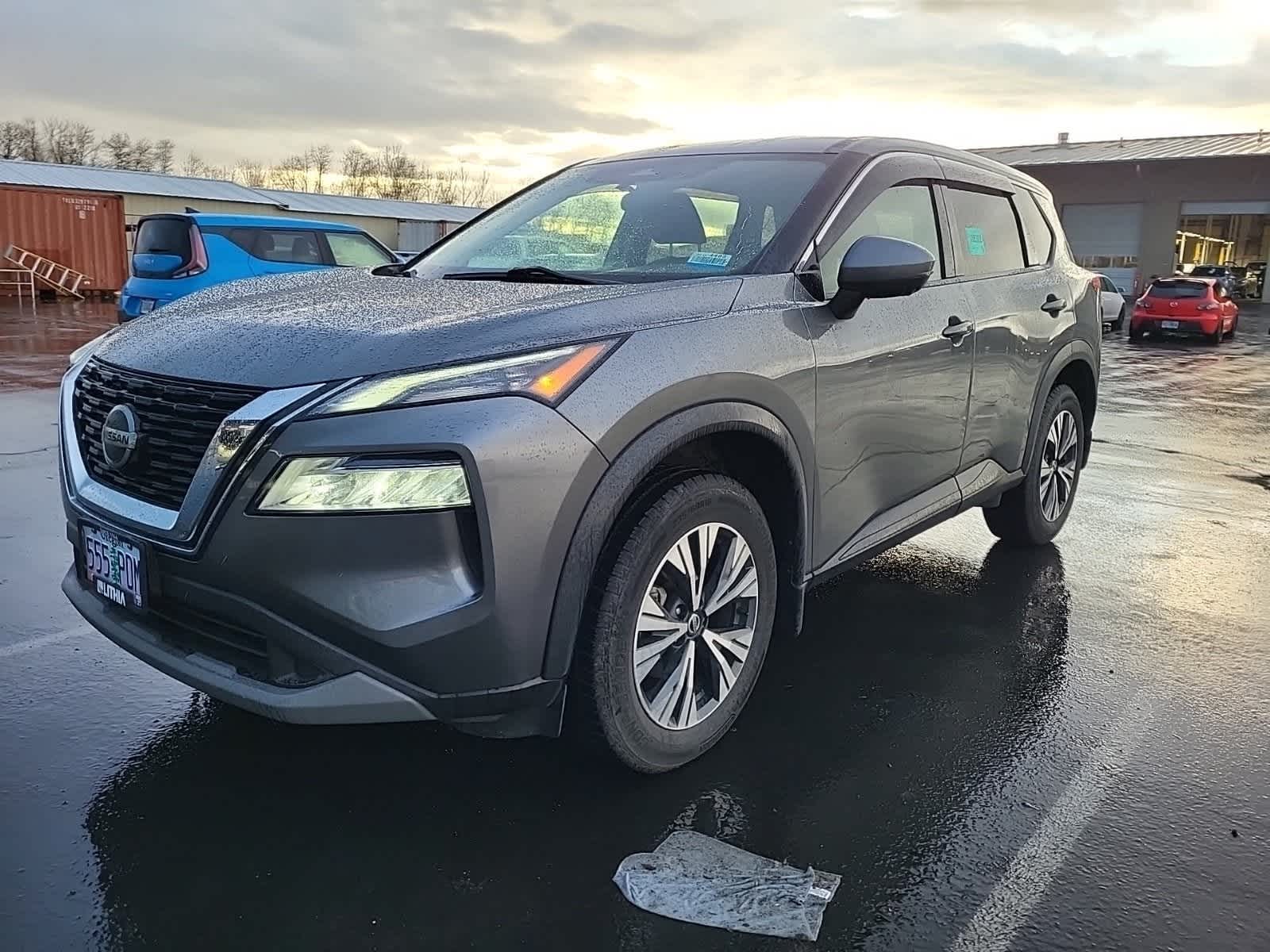 2021 Nissan Rogue SV's photo