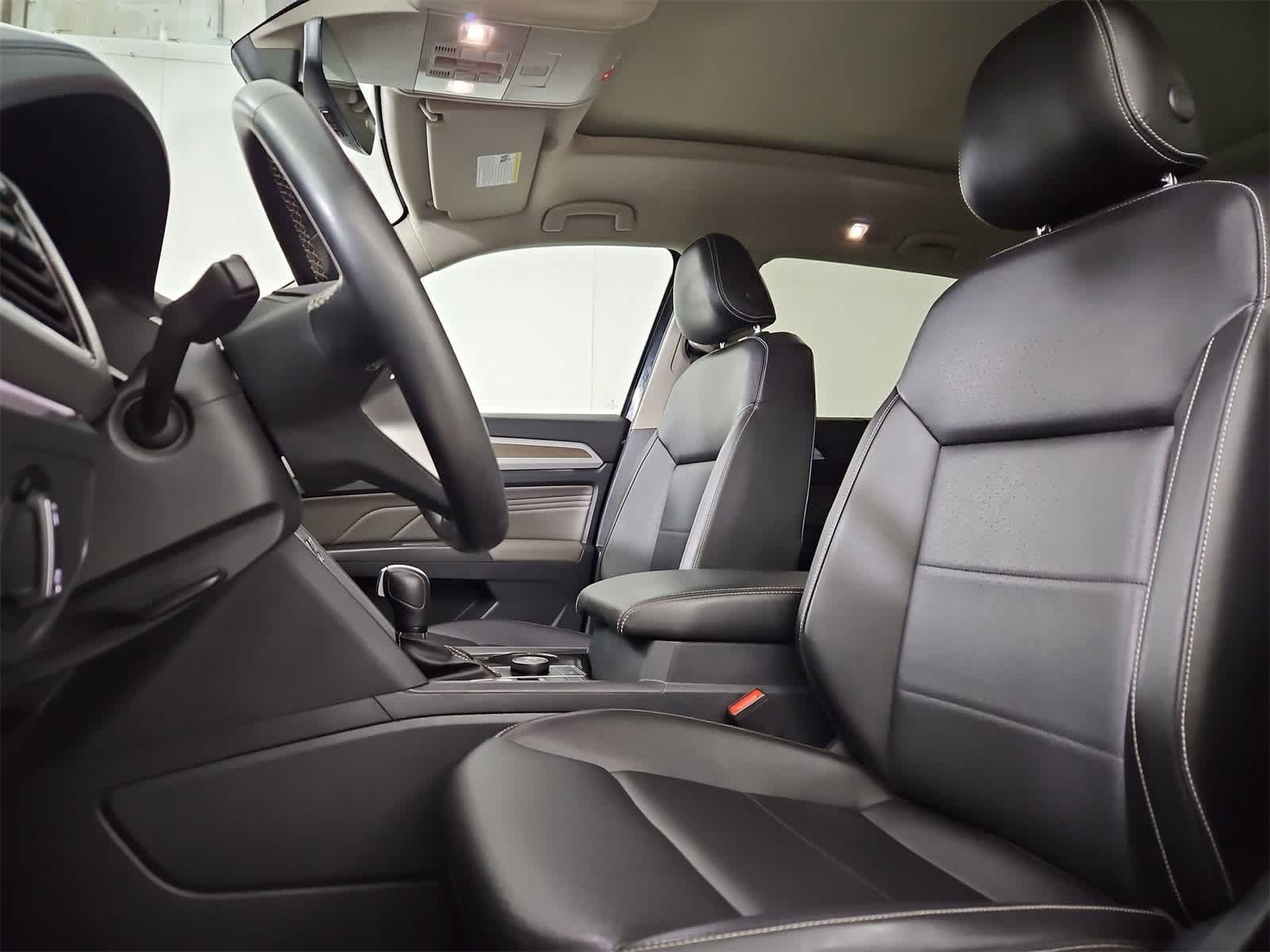 Thumbnail: 2021 Volkswagen Atlas - 16