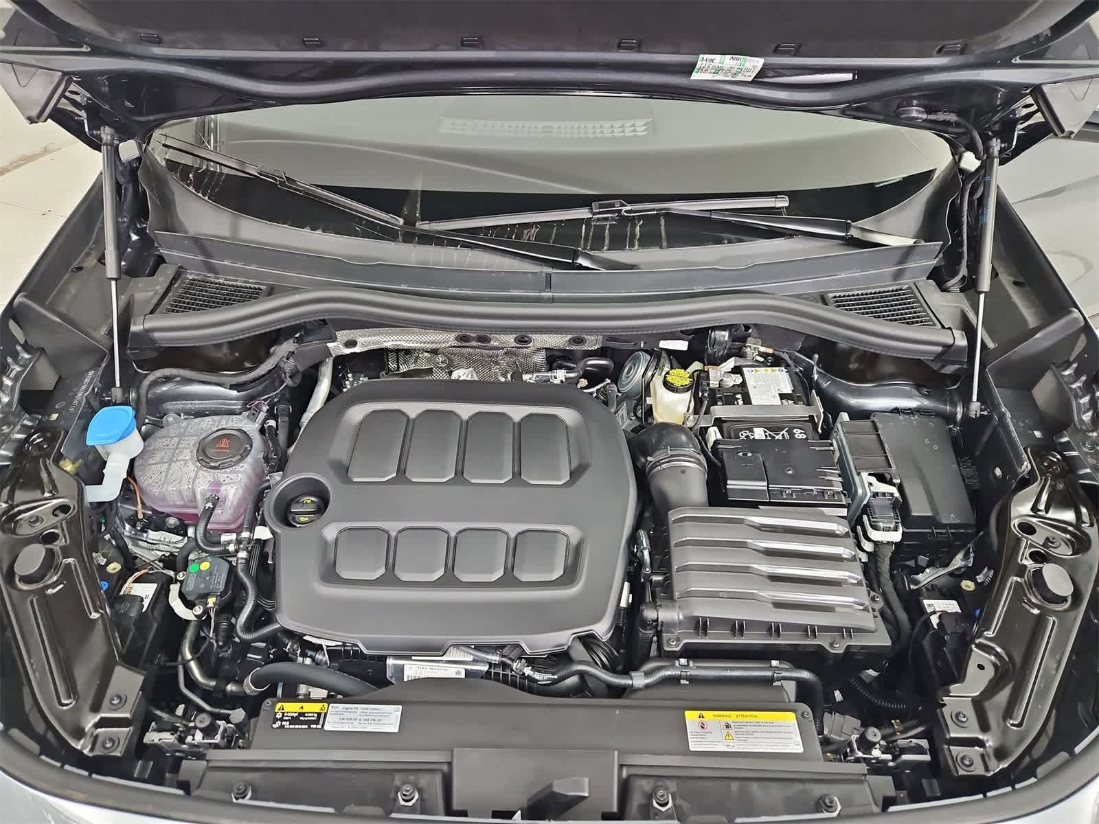 Thumbnail: 2025 Volkswagen Tiguan - 14