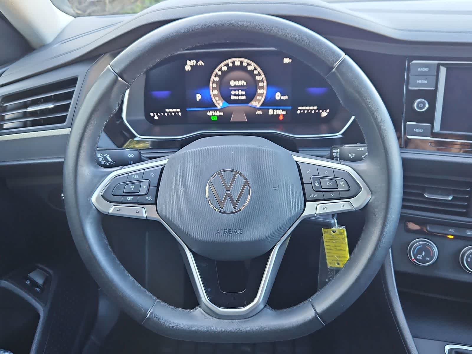 Thumbnail: 2024 Volkswagen Jetta - 21