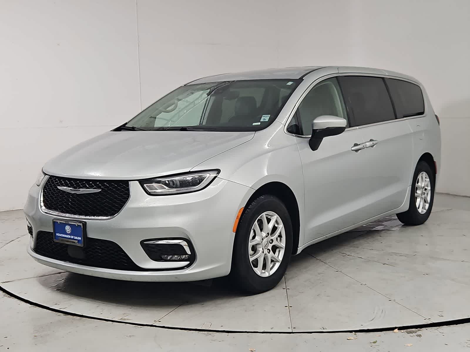 Thumbnail: 2023 Chrysler Pacifica - 1