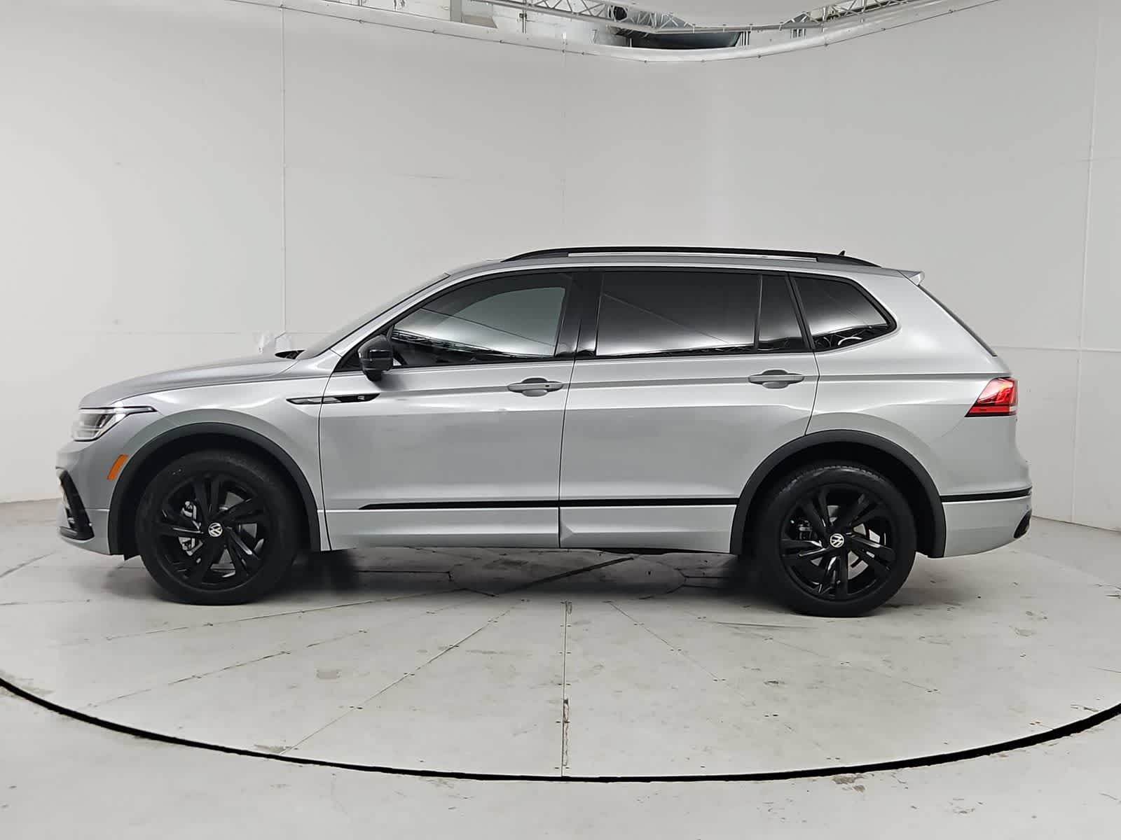 Thumbnail: 2023 Volkswagen Tiguan - 2