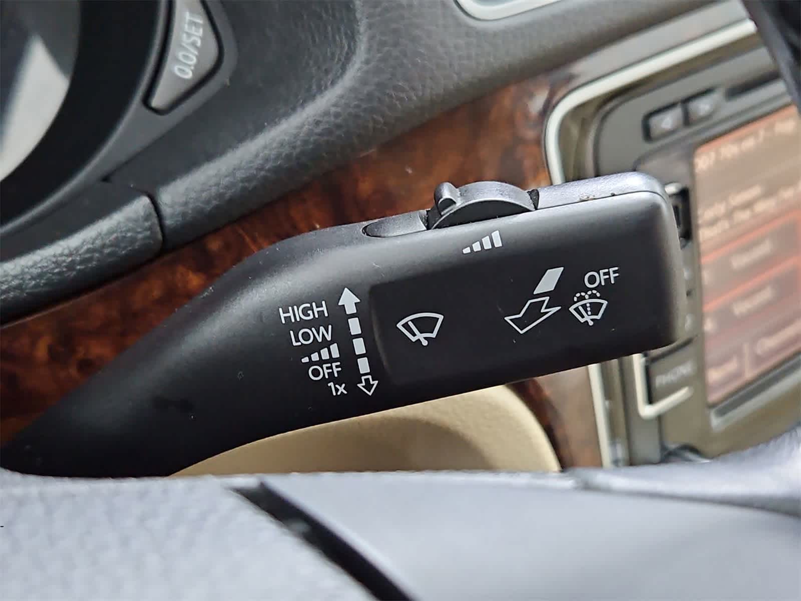 Thumbnail: 2013 Volkswagen Passat - 27