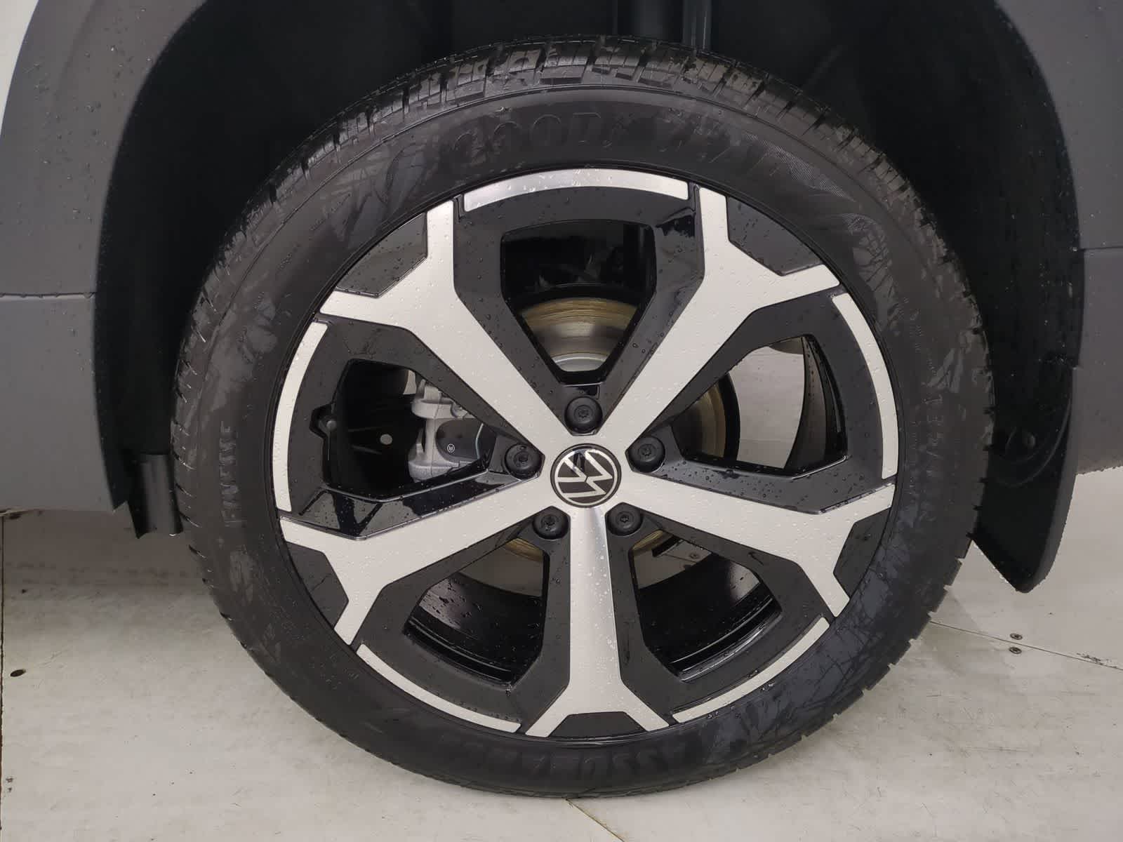 Thumbnail: 2025 Volkswagen Taos - 12