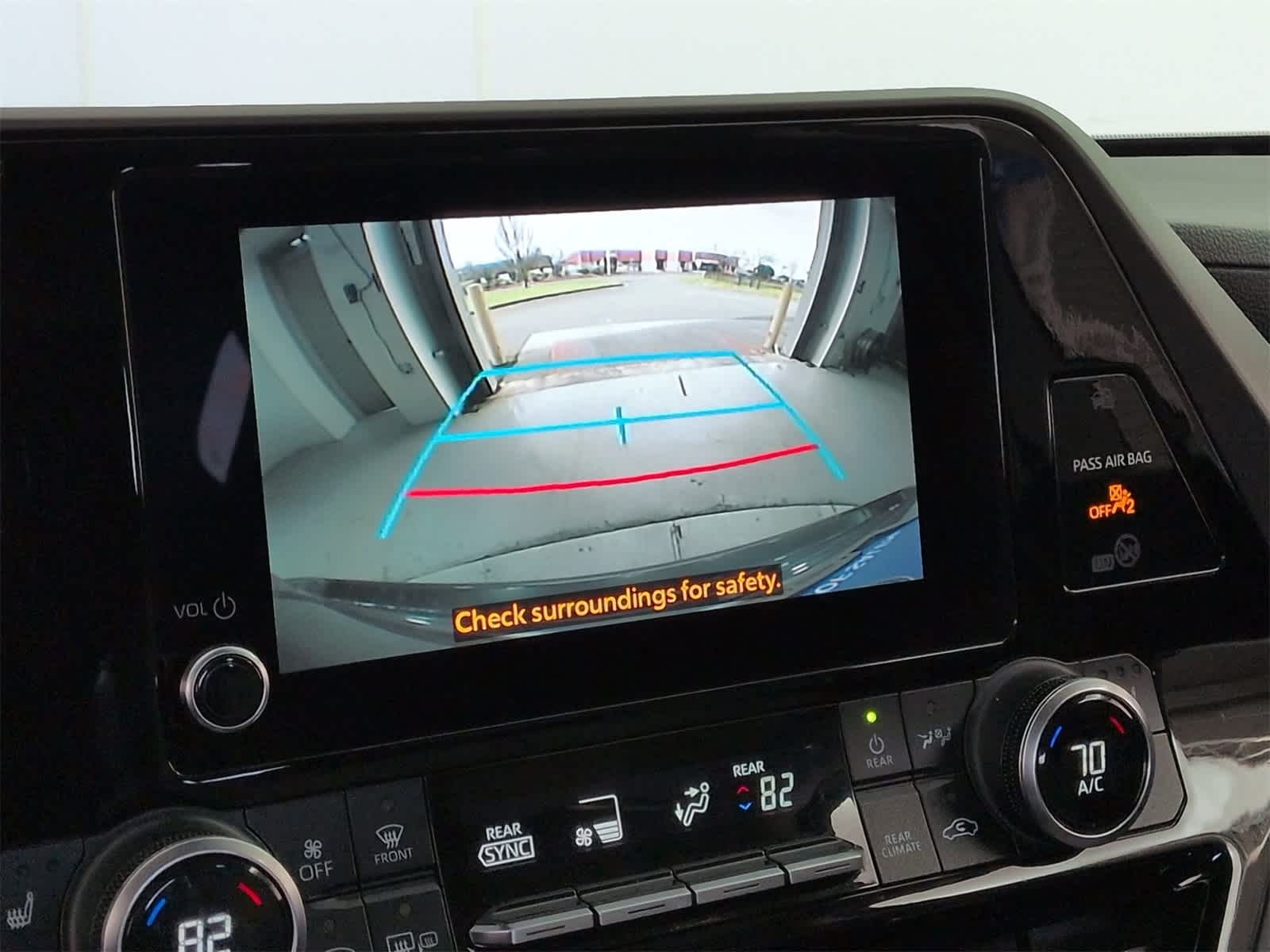 Thumbnail: 2023 Toyota Highlander - 29