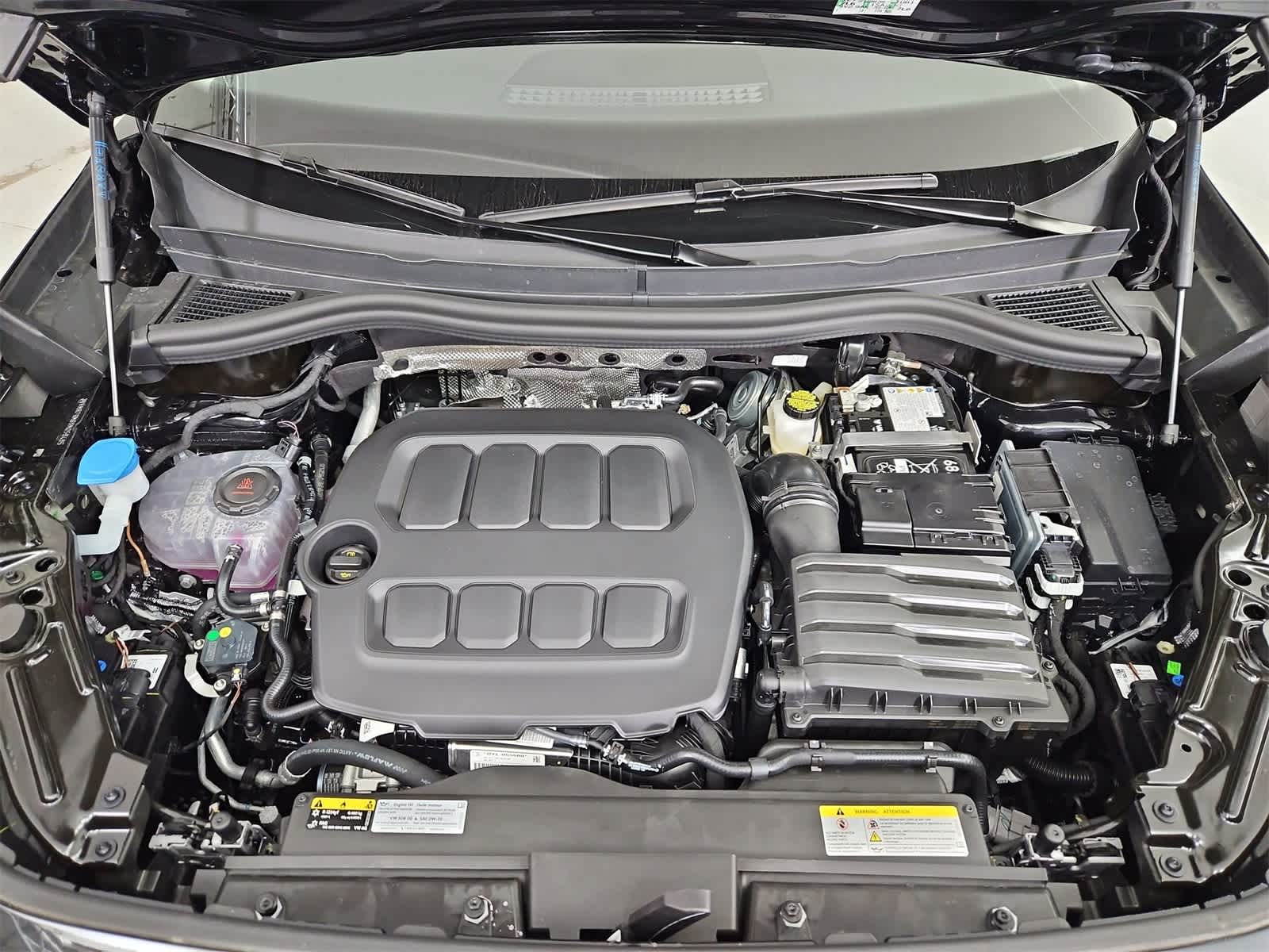 Thumbnail: 2025 Volkswagen Tiguan - 14