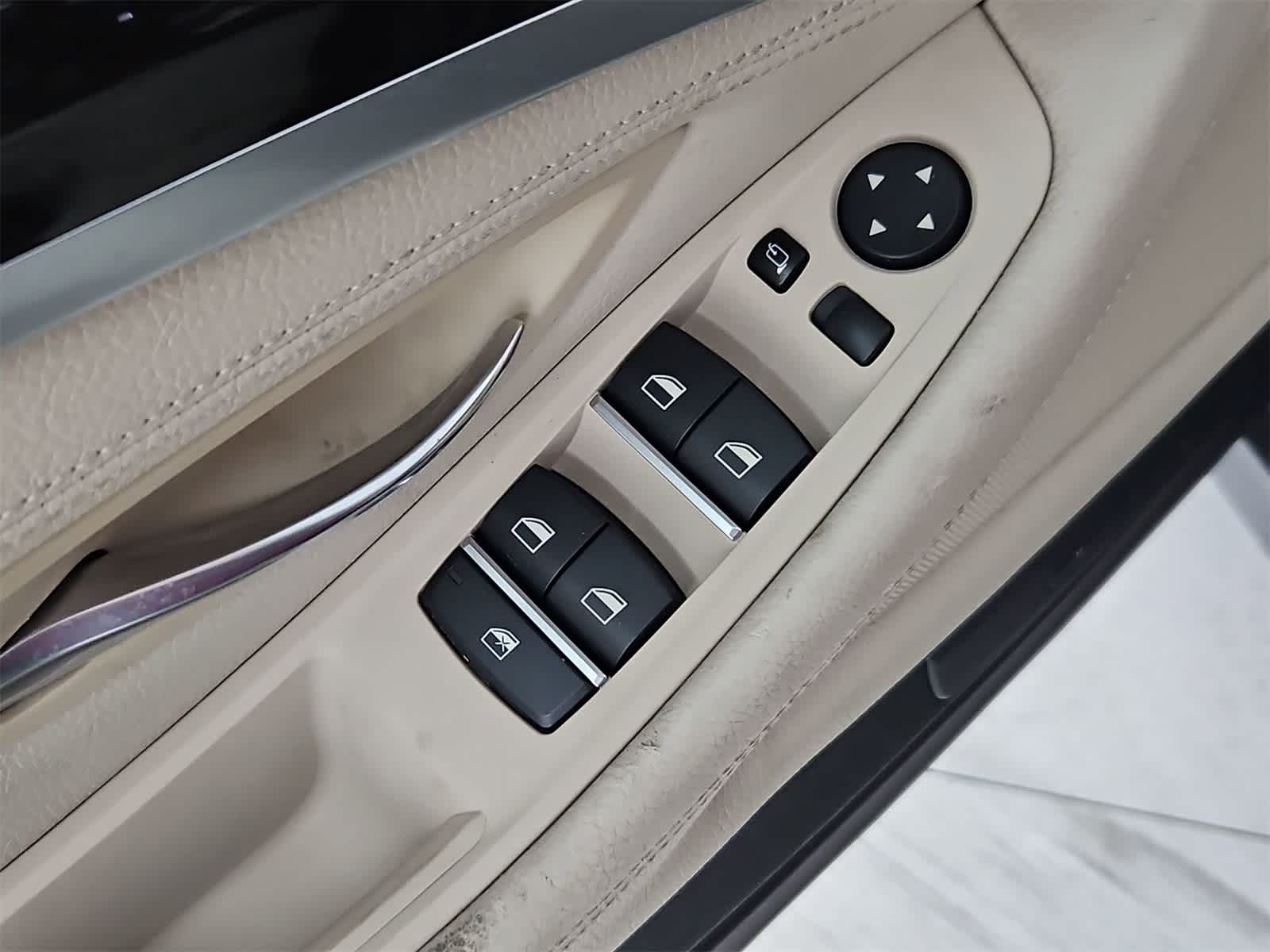 Thumbnail: 2011 BMW 5 Series - 17