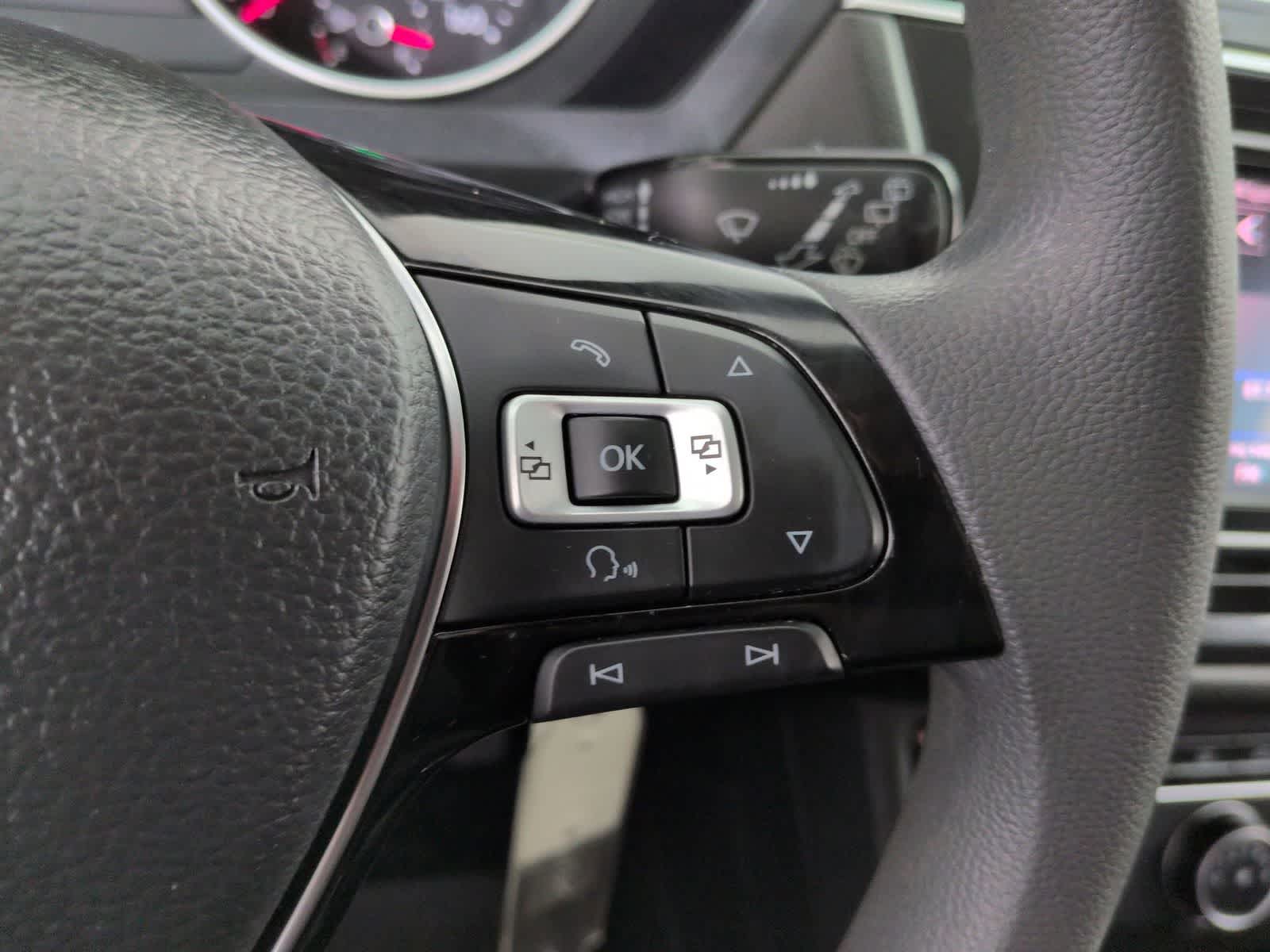 Thumbnail: 2018 Volkswagen Tiguan - 22