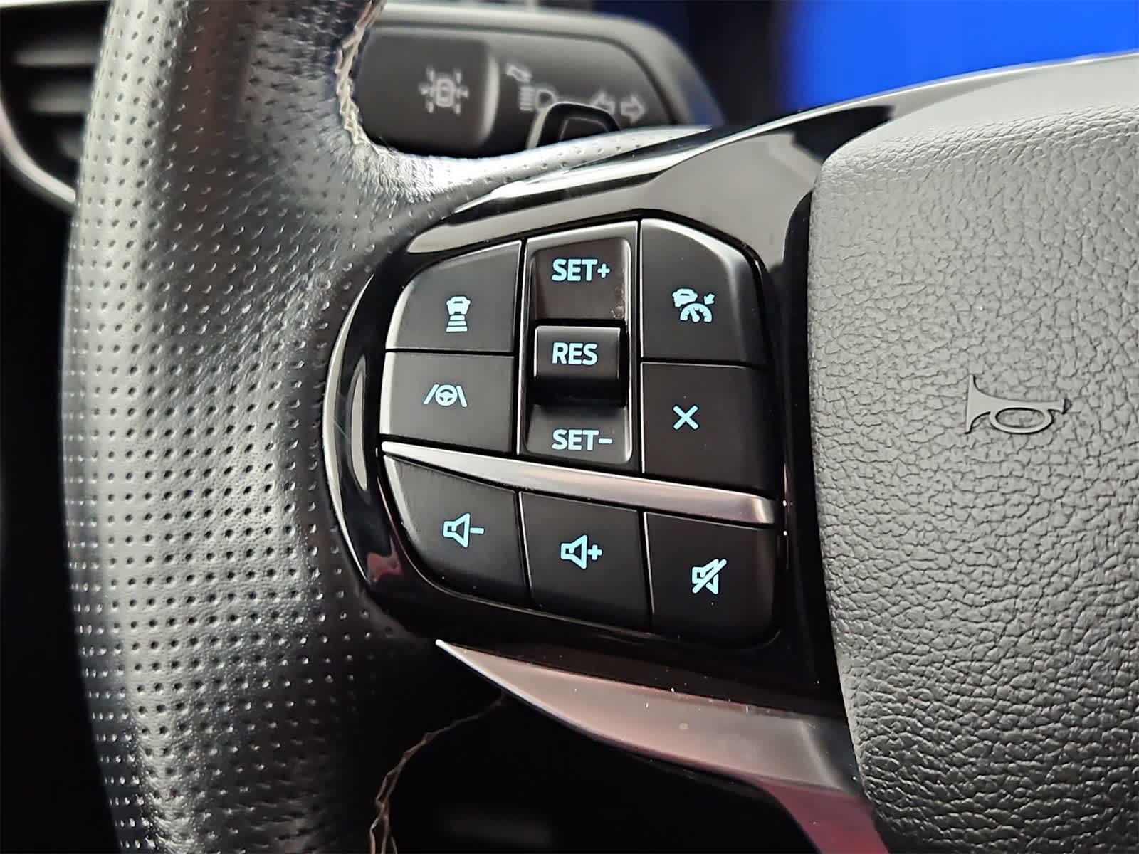 Thumbnail: 2021 Ford Explorer - 25