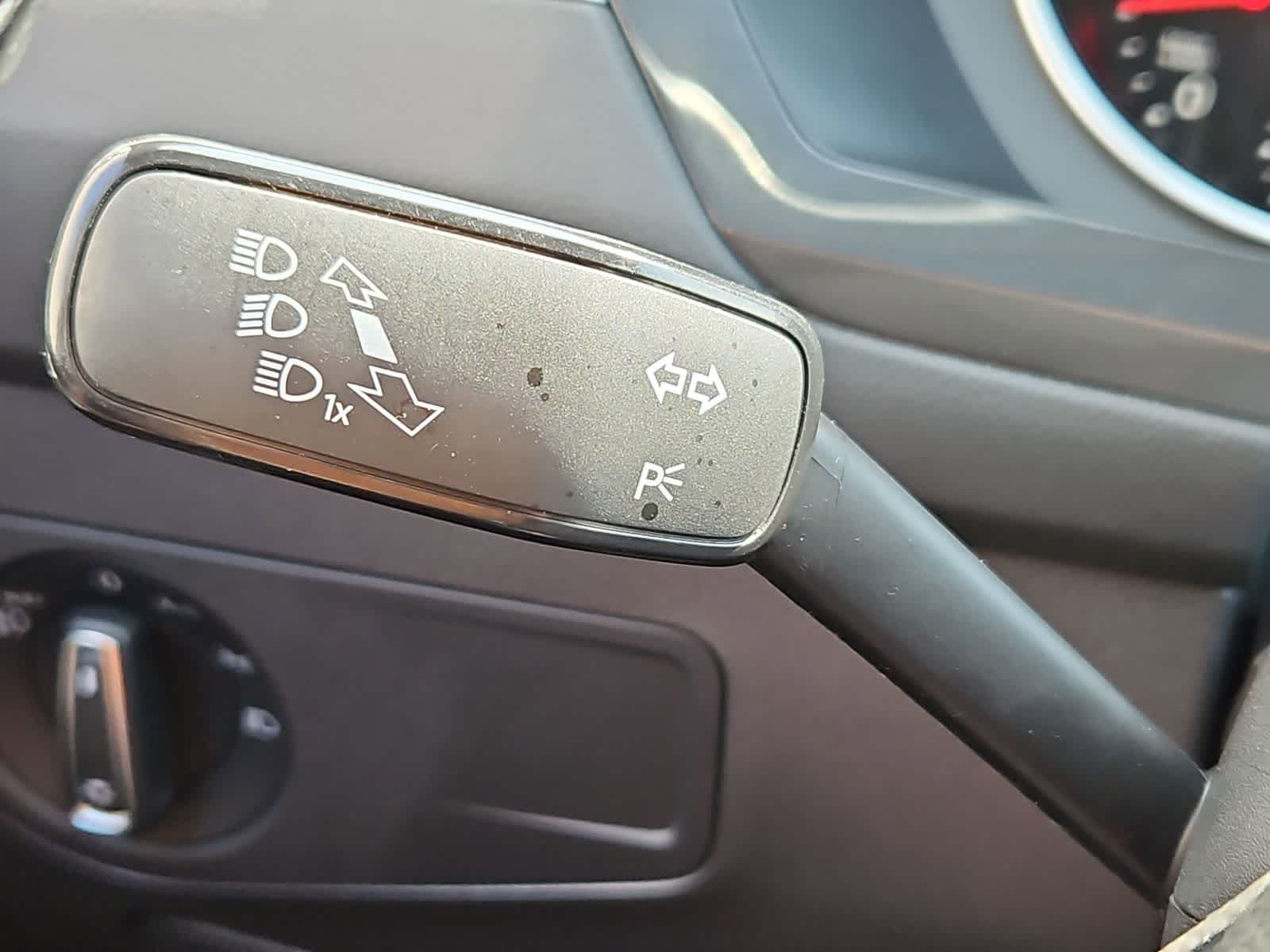 Thumbnail: 2021 Volkswagen Tiguan - 27