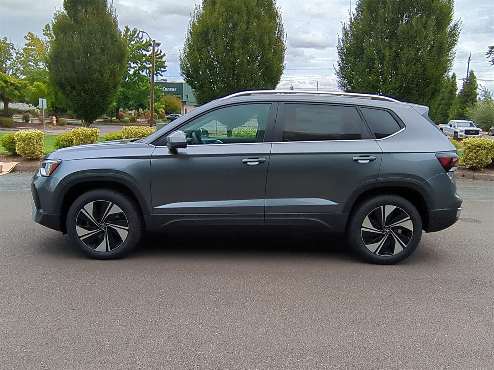 Thumbnail: 2025 Volkswagen Taos - 3