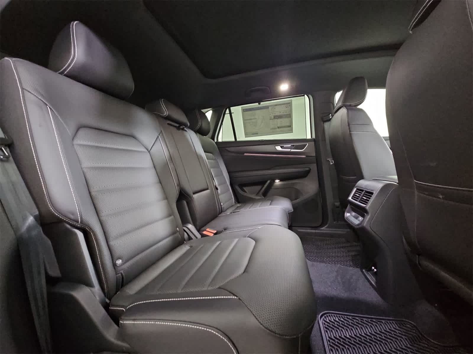 Thumbnail: 2026 Volkswagen Atlas - 21