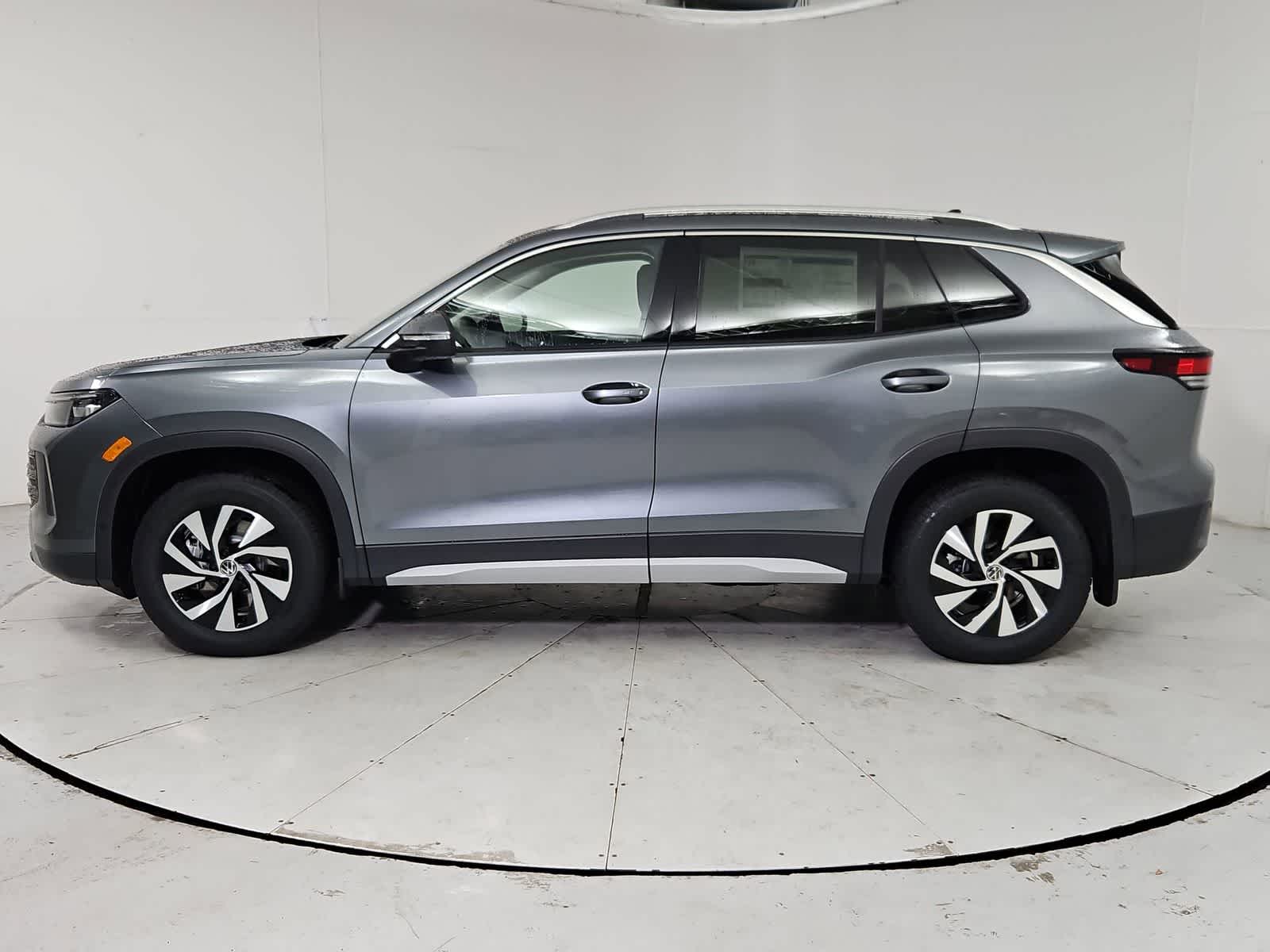 Thumbnail: 2026 Volkswagen Tiguan - 3