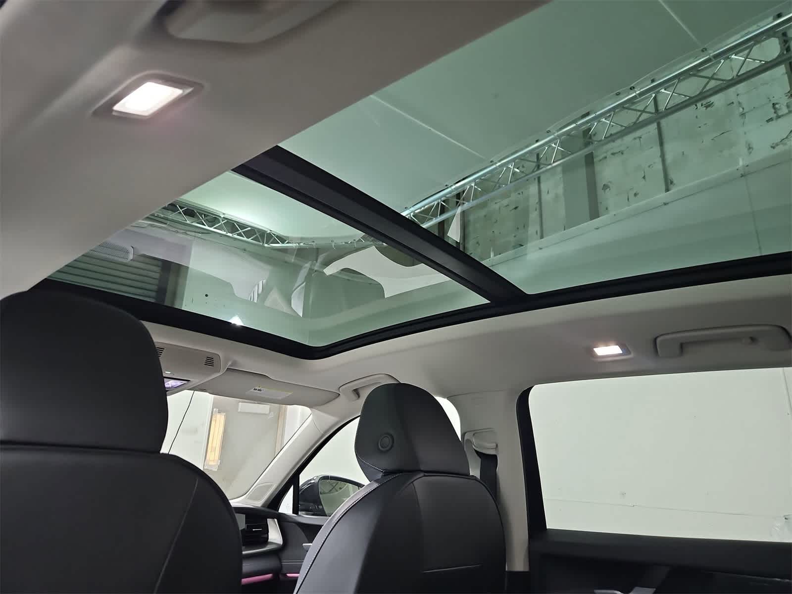 Thumbnail: 2025 Volkswagen Tiguan - 22