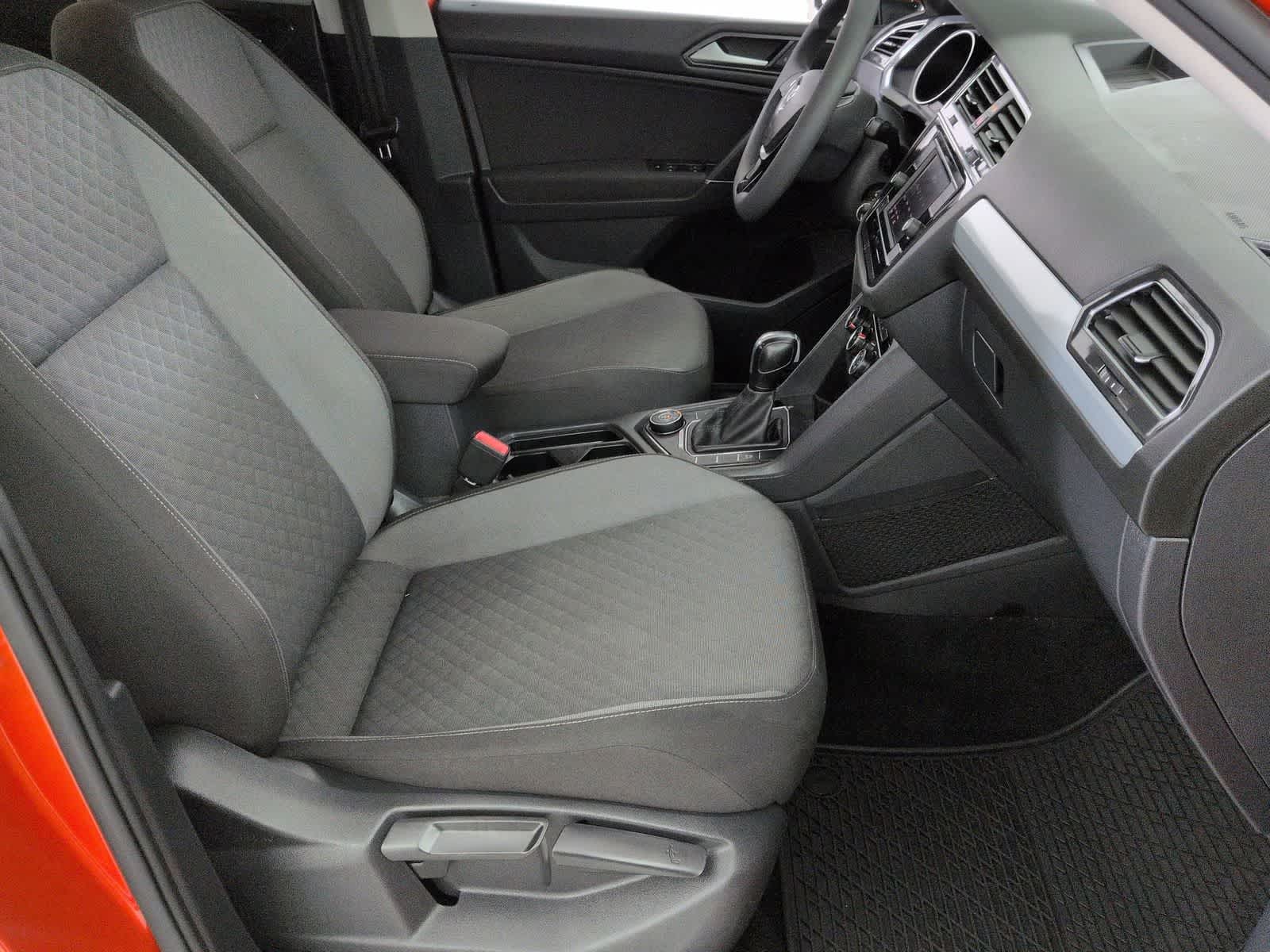 Thumbnail: 2018 Volkswagen Tiguan - 19