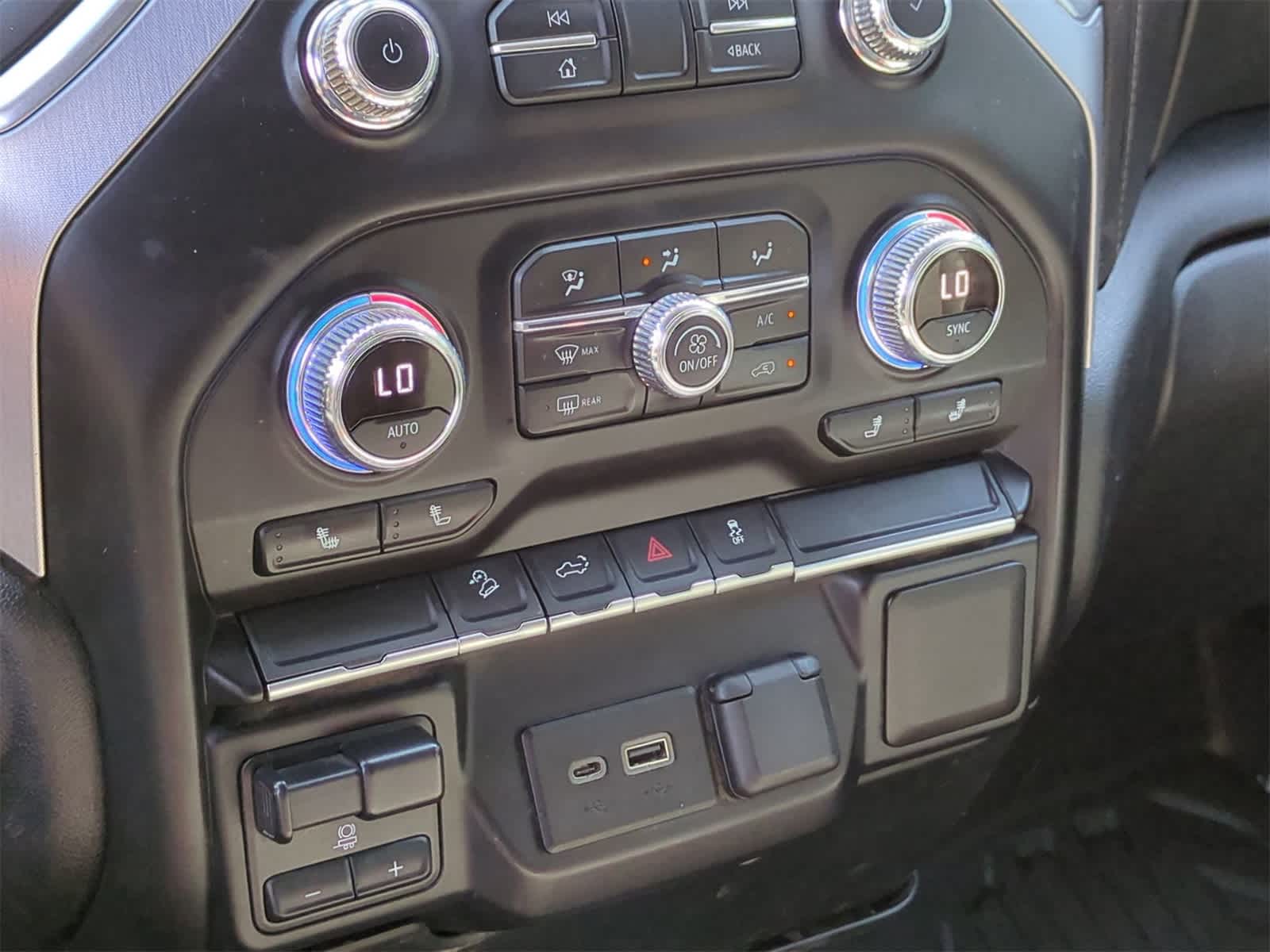 Thumbnail: 2020 GMC Sierra 2500 - 30