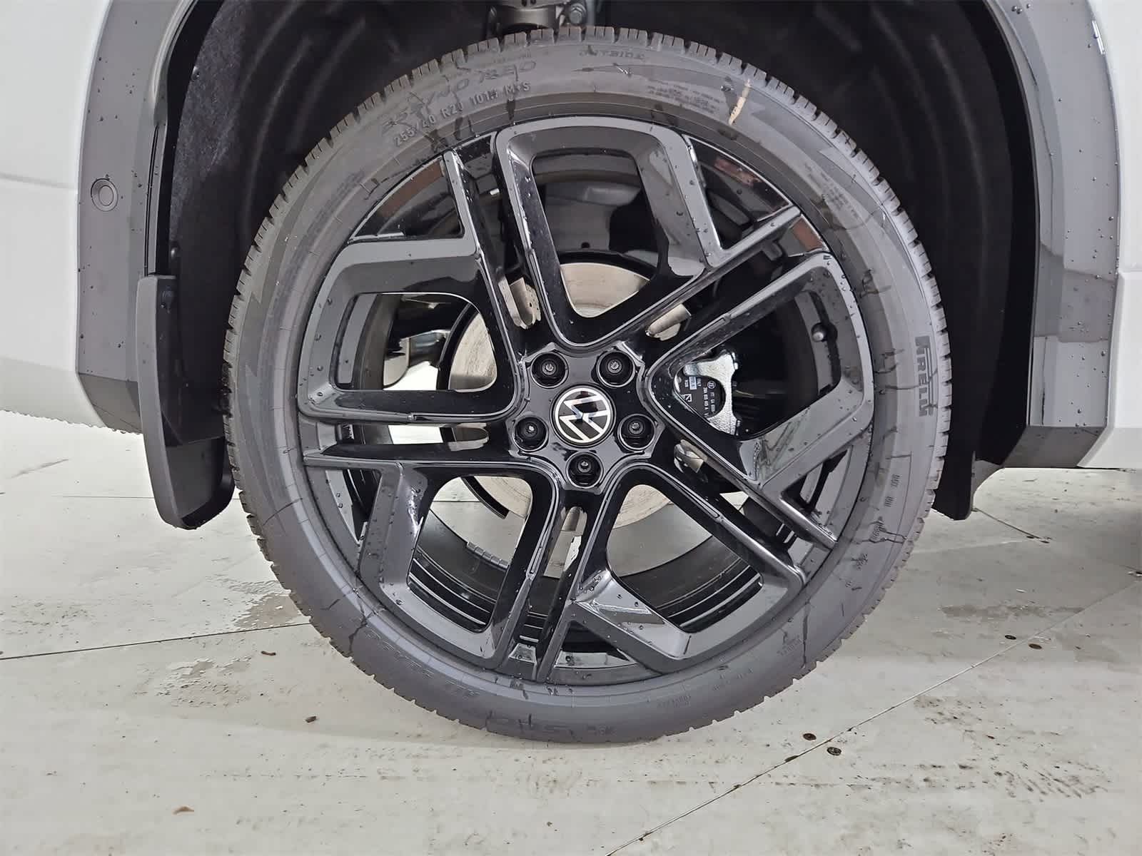 Thumbnail: 2025 Volkswagen Tiguan - 13