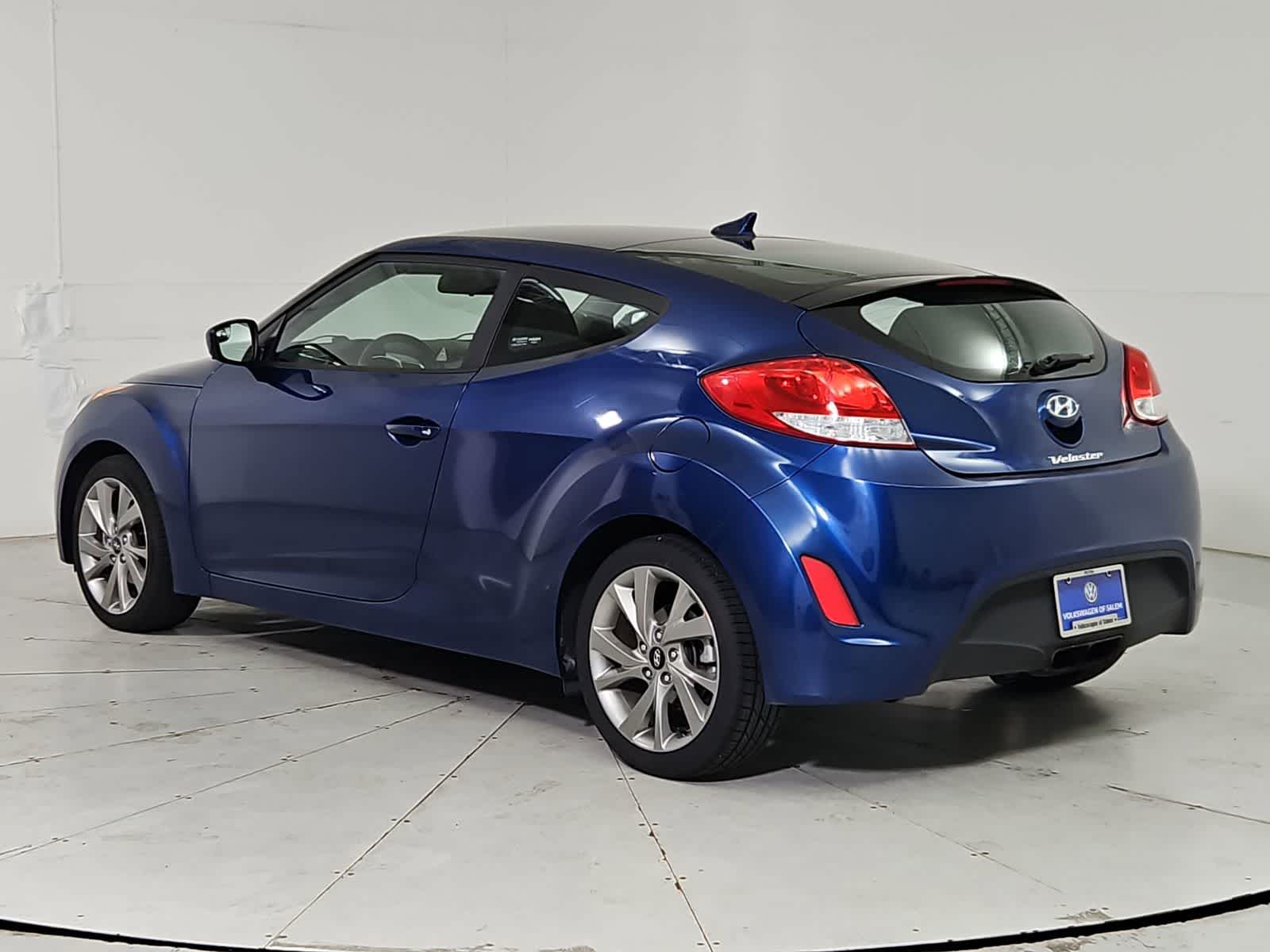 Thumbnail: 2017 Hyundai Veloster - 4