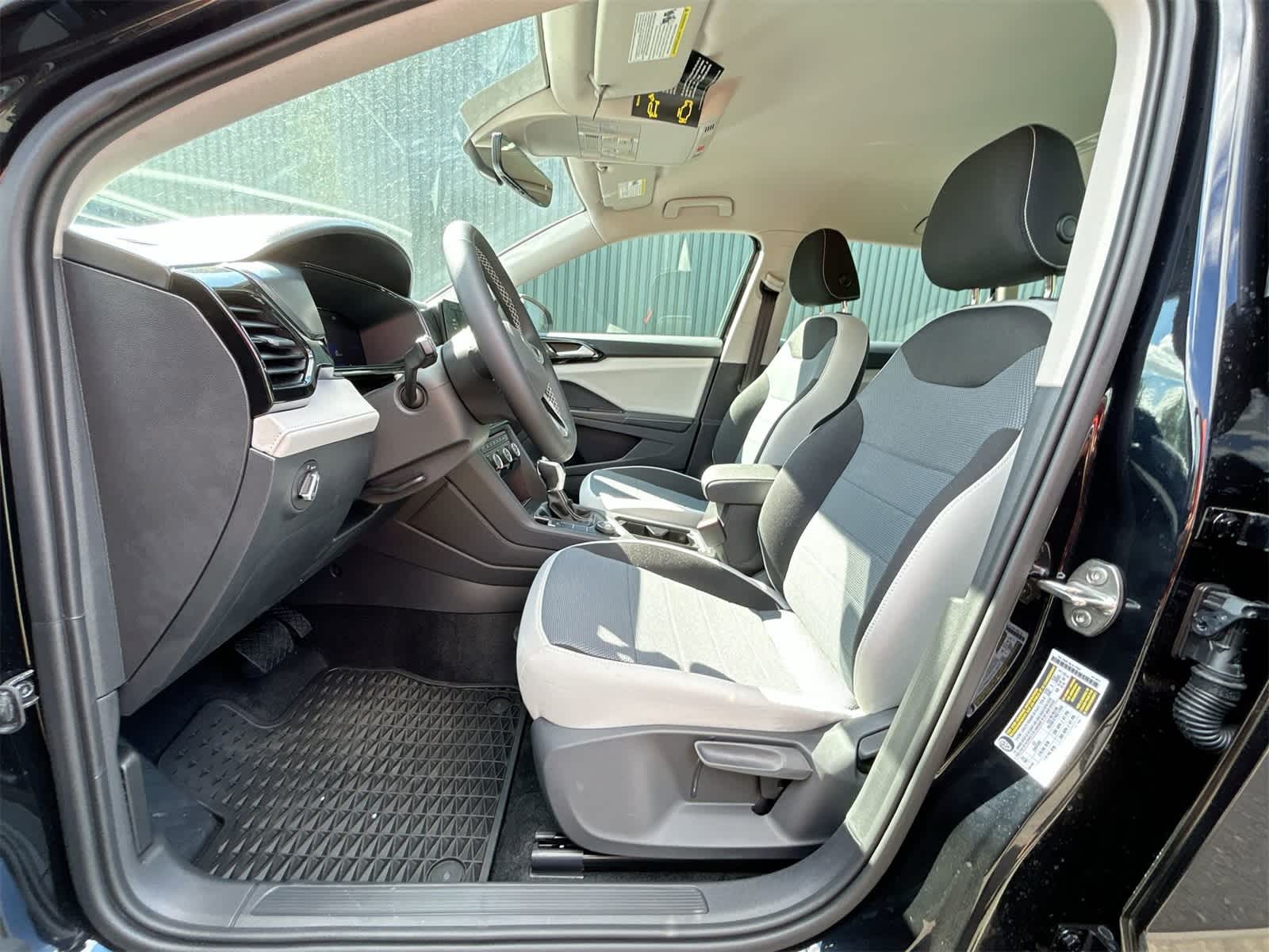 Thumbnail: 2025 Volkswagen Taos - 16