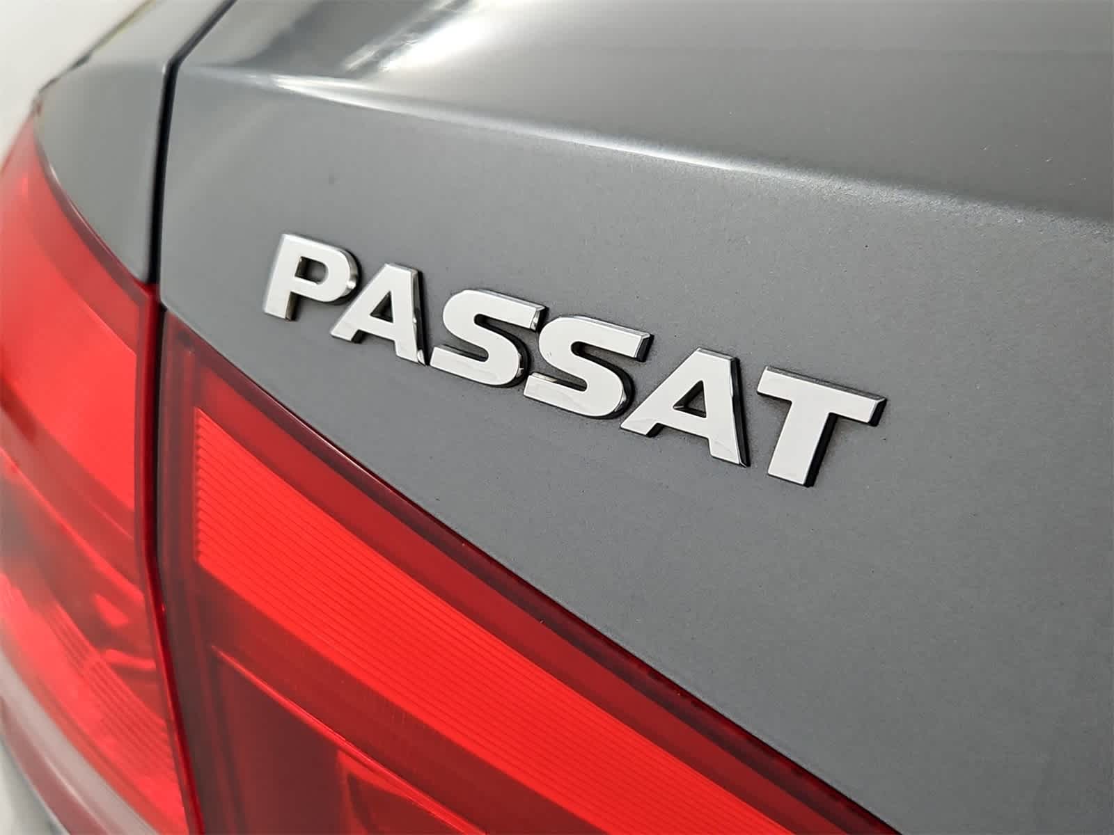 Thumbnail: 2013 Volkswagen Passat - 12