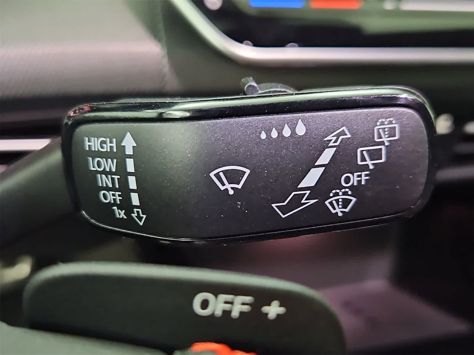 Thumbnail: 2025 Volkswagen Golf - 25