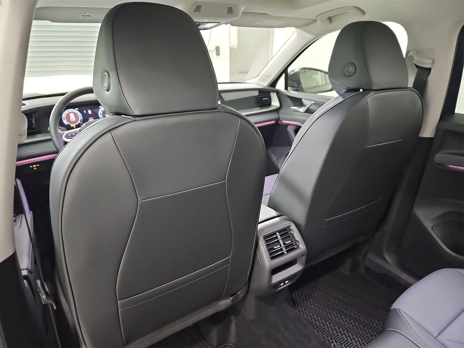 Thumbnail: 2025 Volkswagen Tiguan - 18