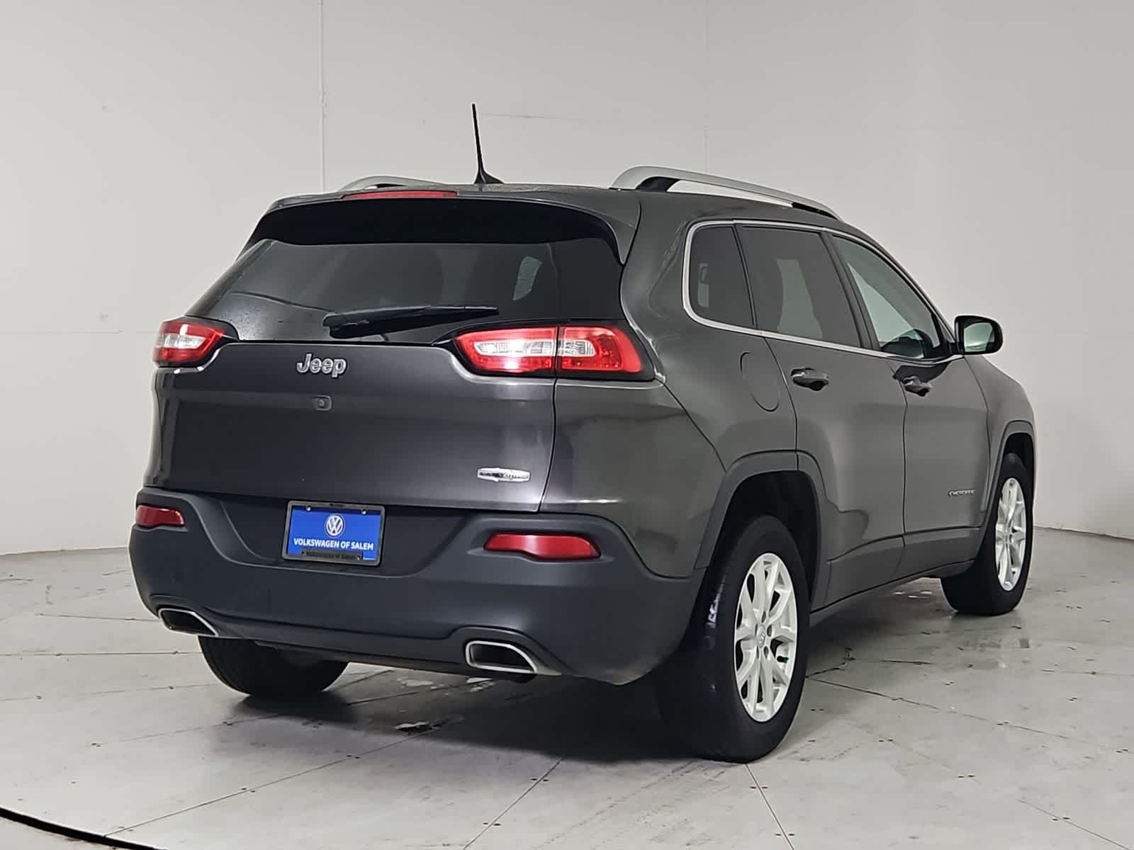 Thumbnail: 2018 Jeep Cherokee - 6