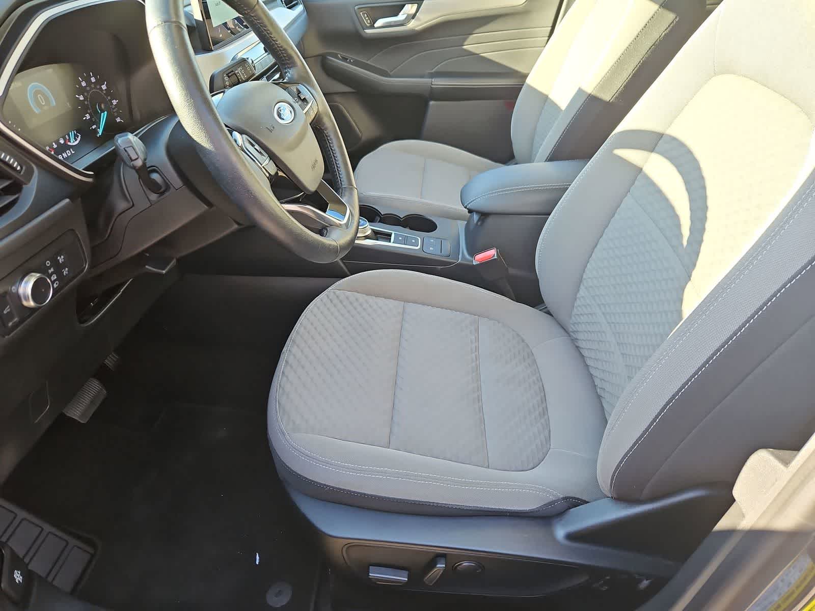 Thumbnail: 2021 Ford Escape - 16