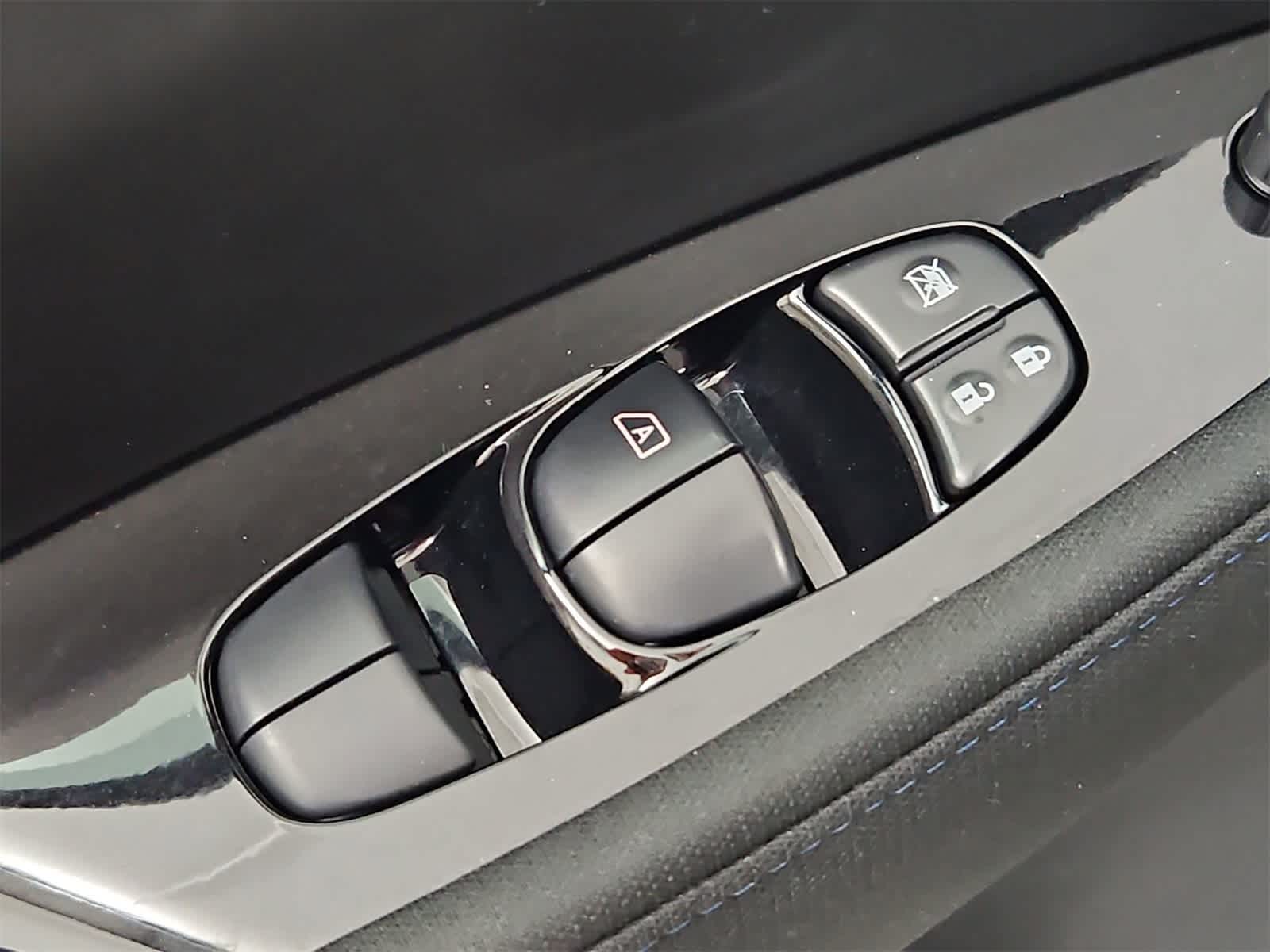 Thumbnail: 2024 Nissan Leaf - 16