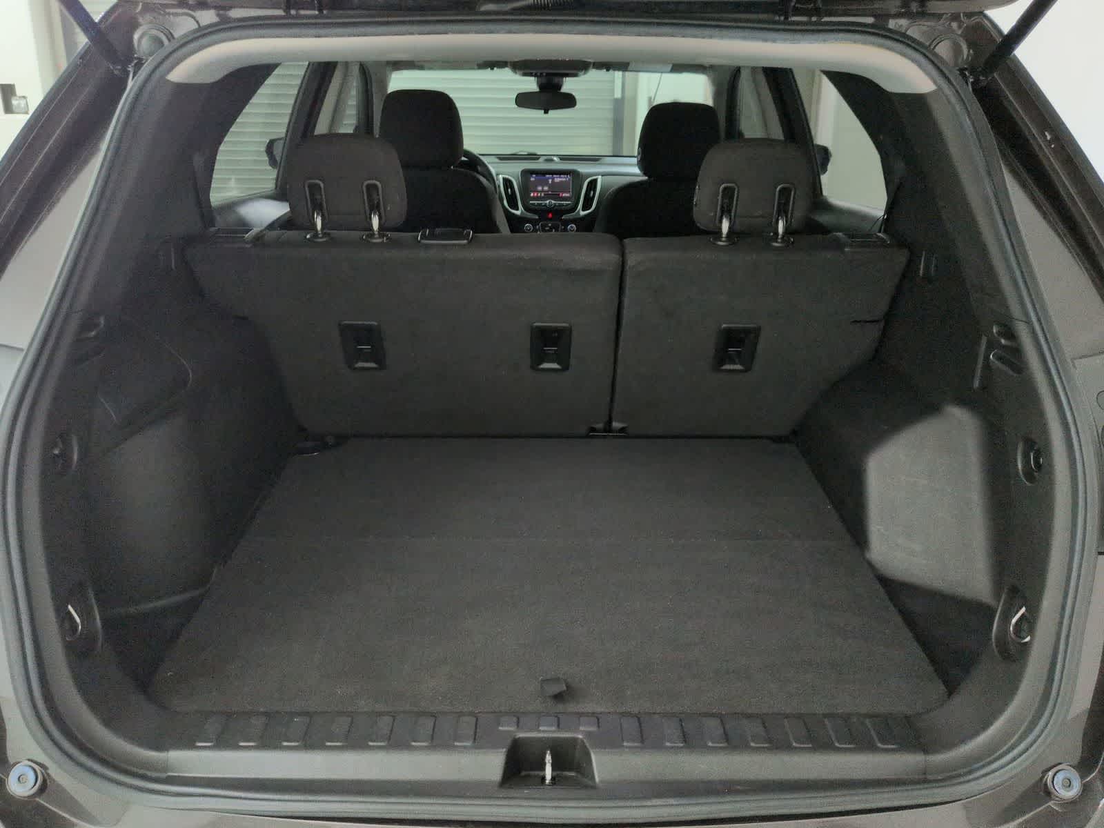 Thumbnail: 2020 Chevrolet Equinox - 32