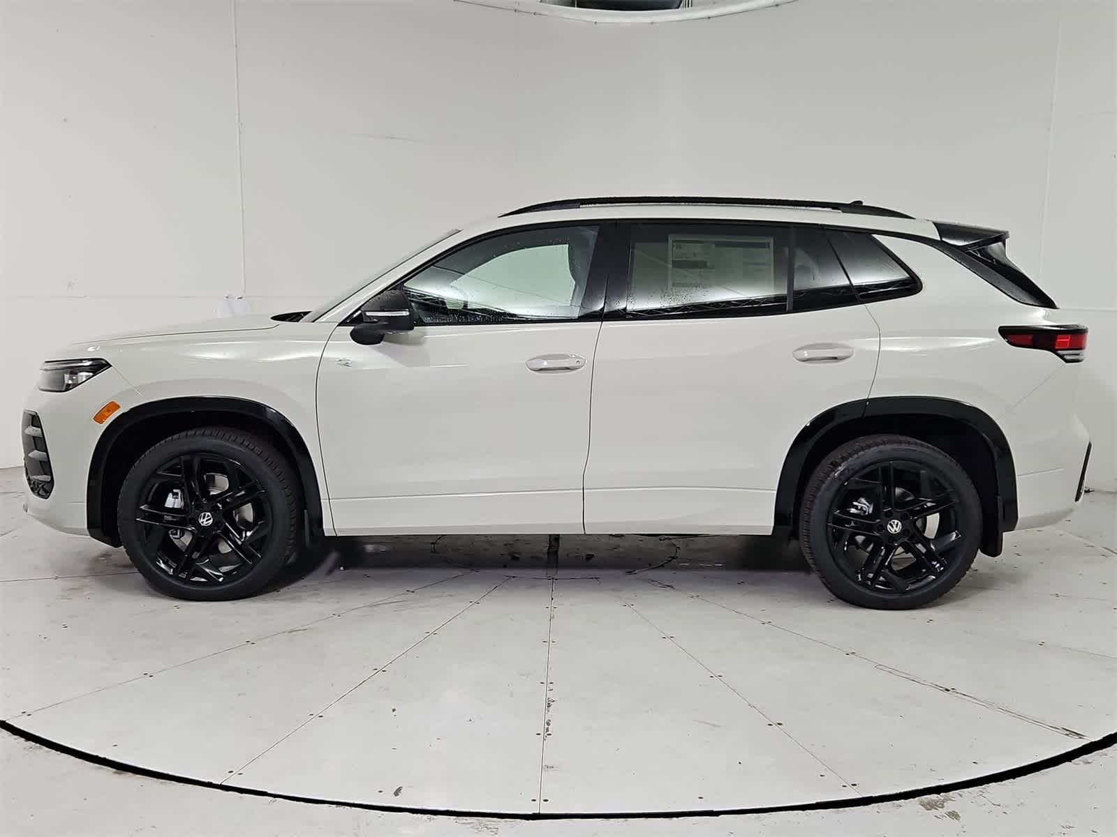 Thumbnail: 2026 Volkswagen Tiguan - 3