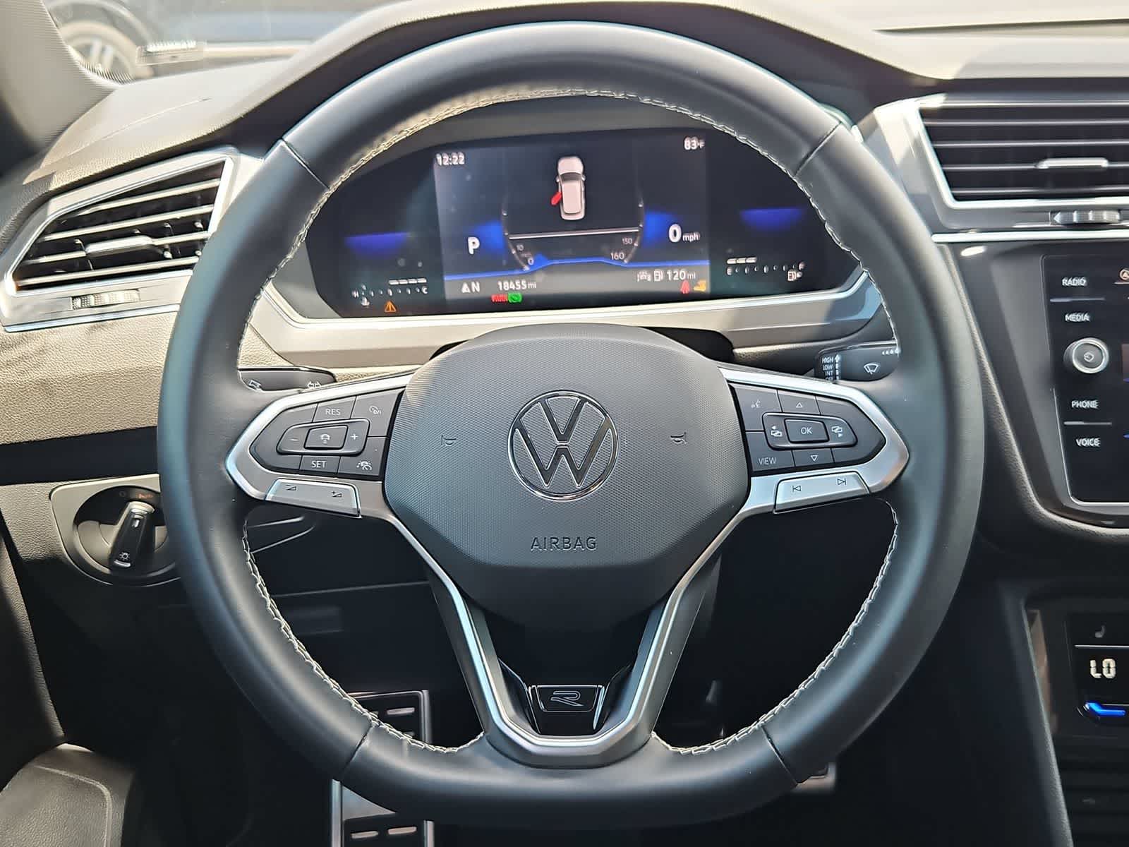 Thumbnail: 2023 Volkswagen Tiguan - 22