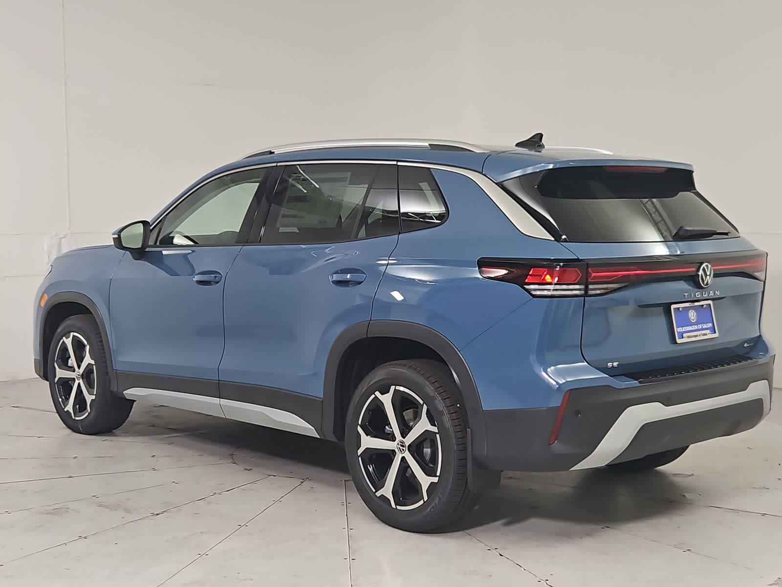 Thumbnail: 2026 Volkswagen Tiguan - 4