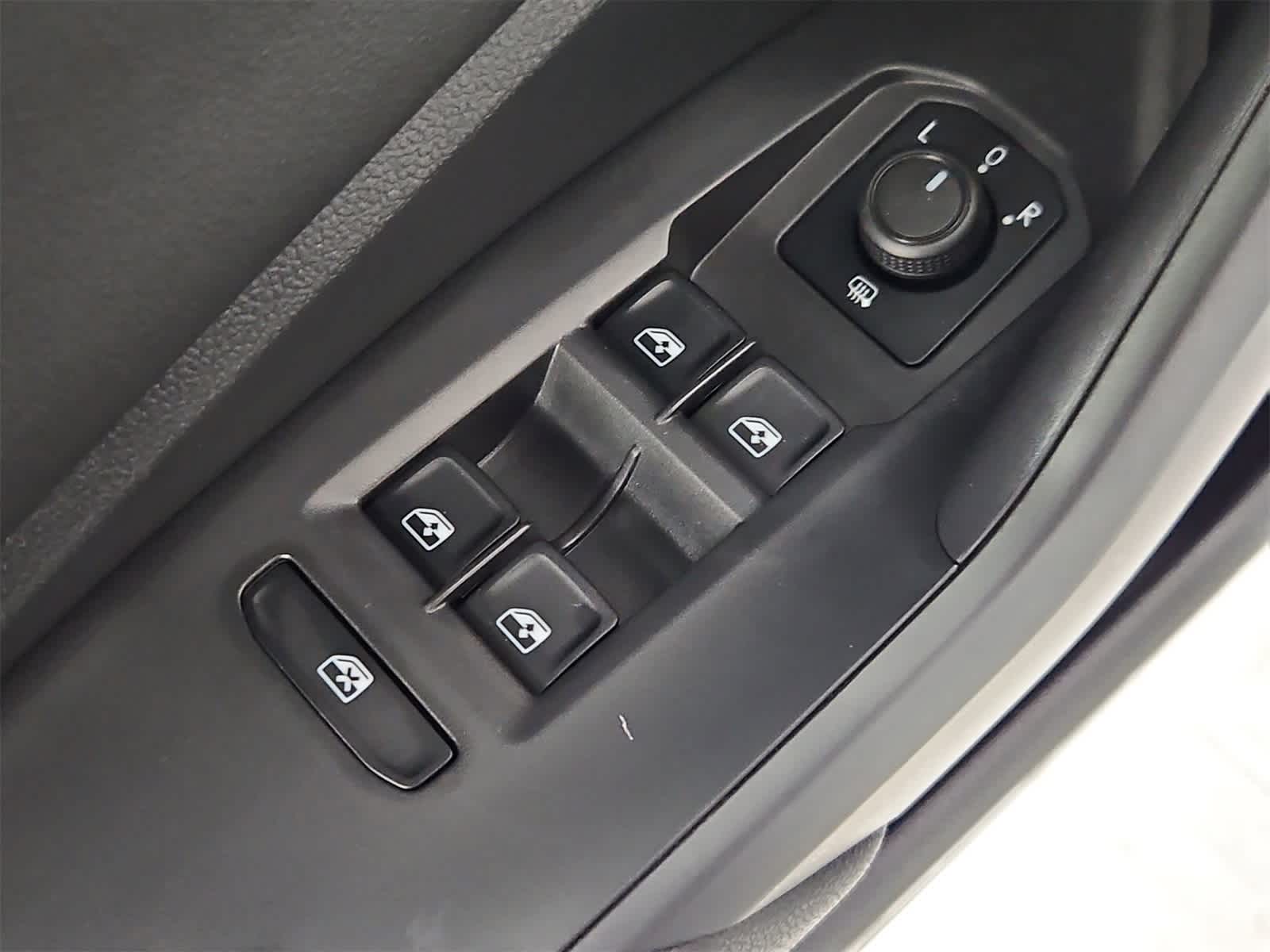 Thumbnail: 2020 Volkswagen Jetta - 17