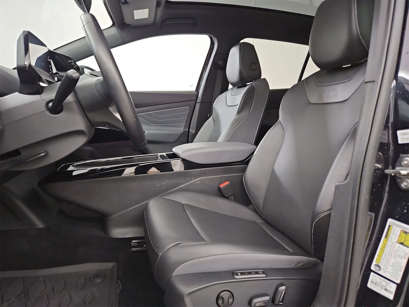 Thumbnail: 2023 Volkswagen ID.4 - 16