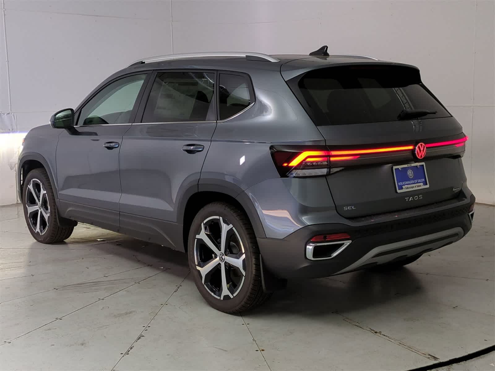 Thumbnail: 2025 Volkswagen Taos - 4