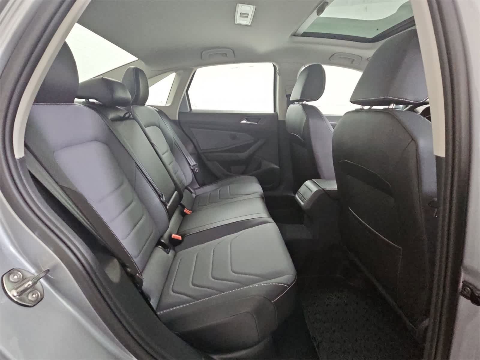 Thumbnail: 2025 Volkswagen Jetta - 21