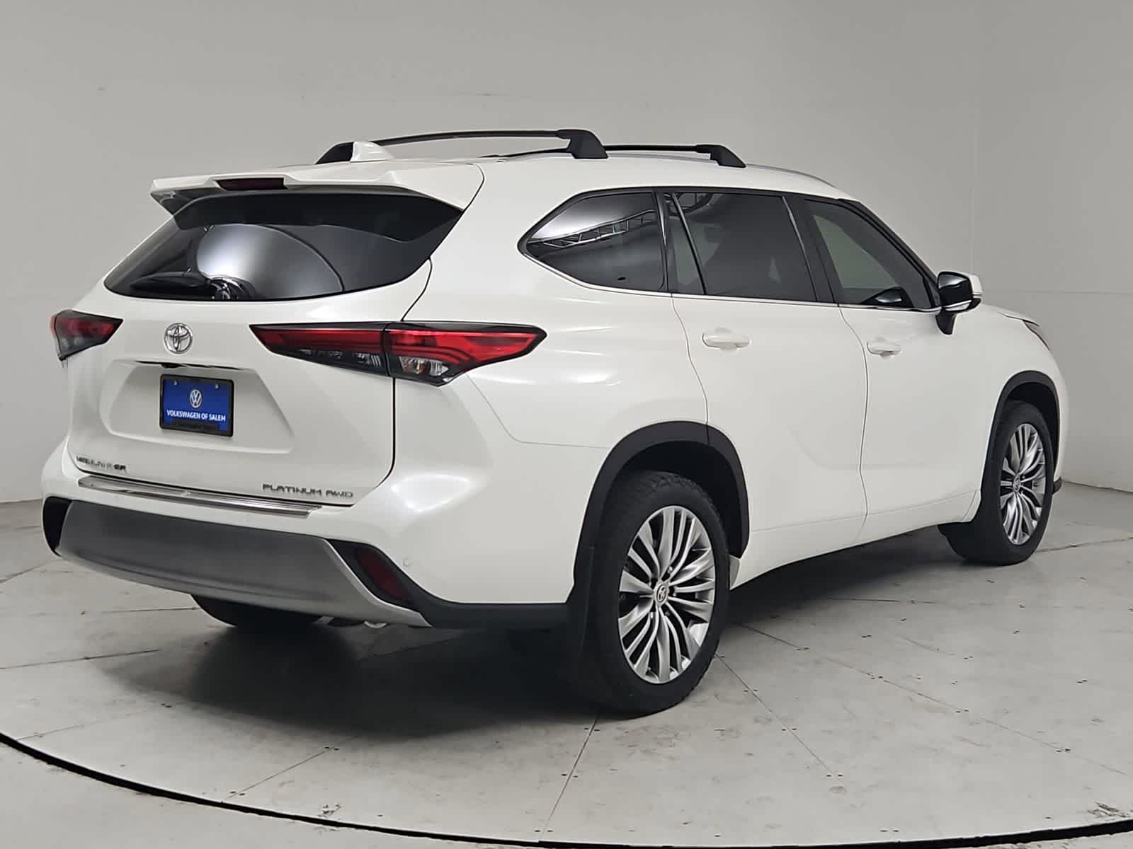 Thumbnail: 2020 Toyota Highlander - 5