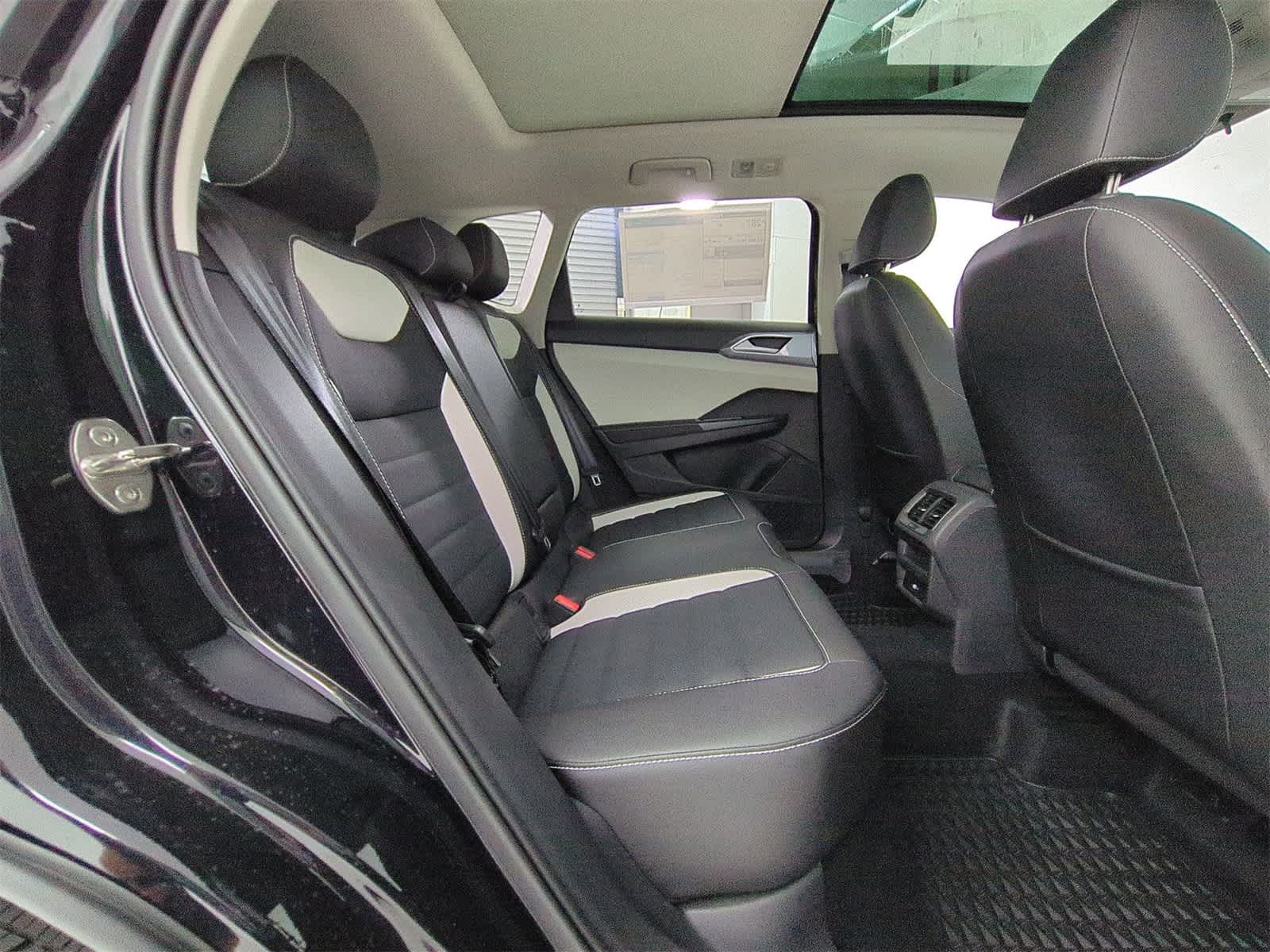 Thumbnail: 2025 Volkswagen Taos - 21