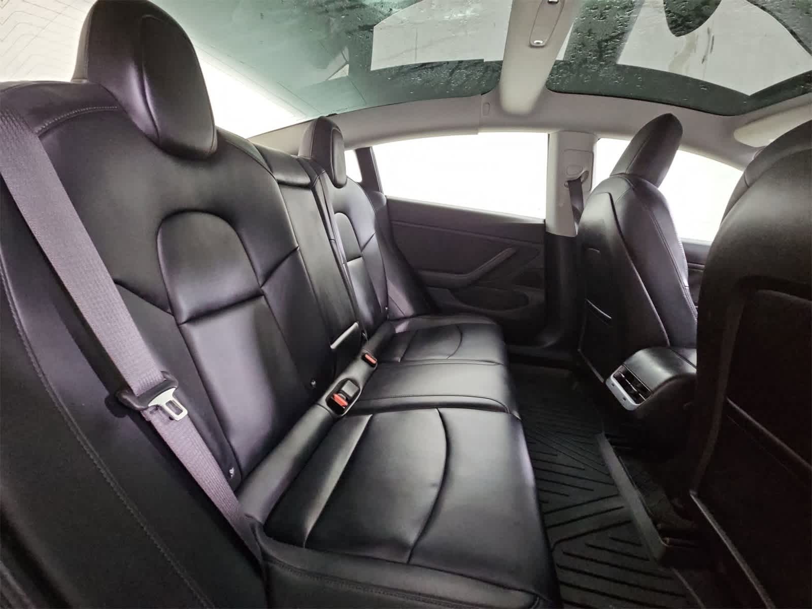 Thumbnail: 2018 Tesla Model 3 - 21