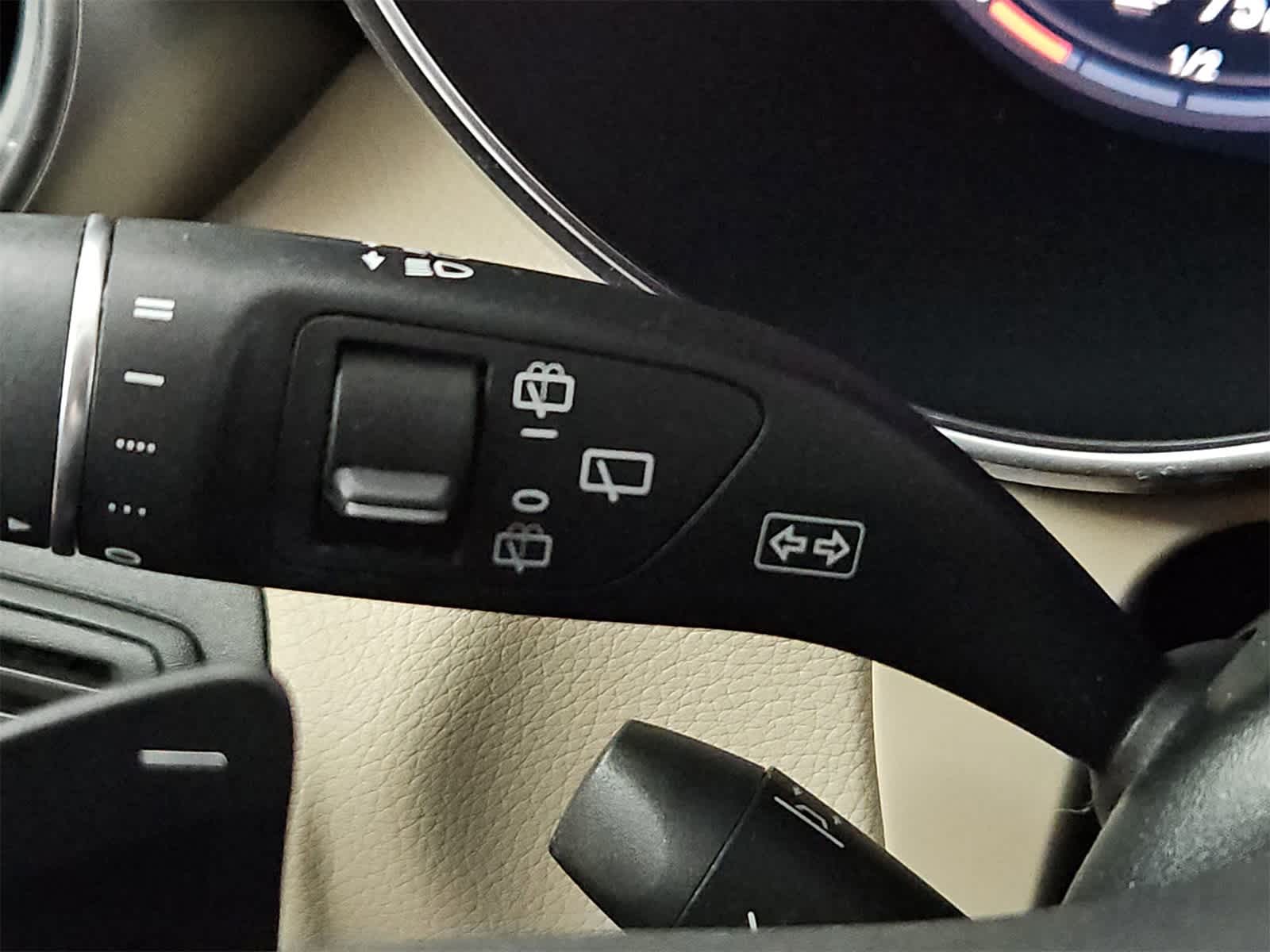 Thumbnail: 2022 Mercedes-Benz GLC - 28