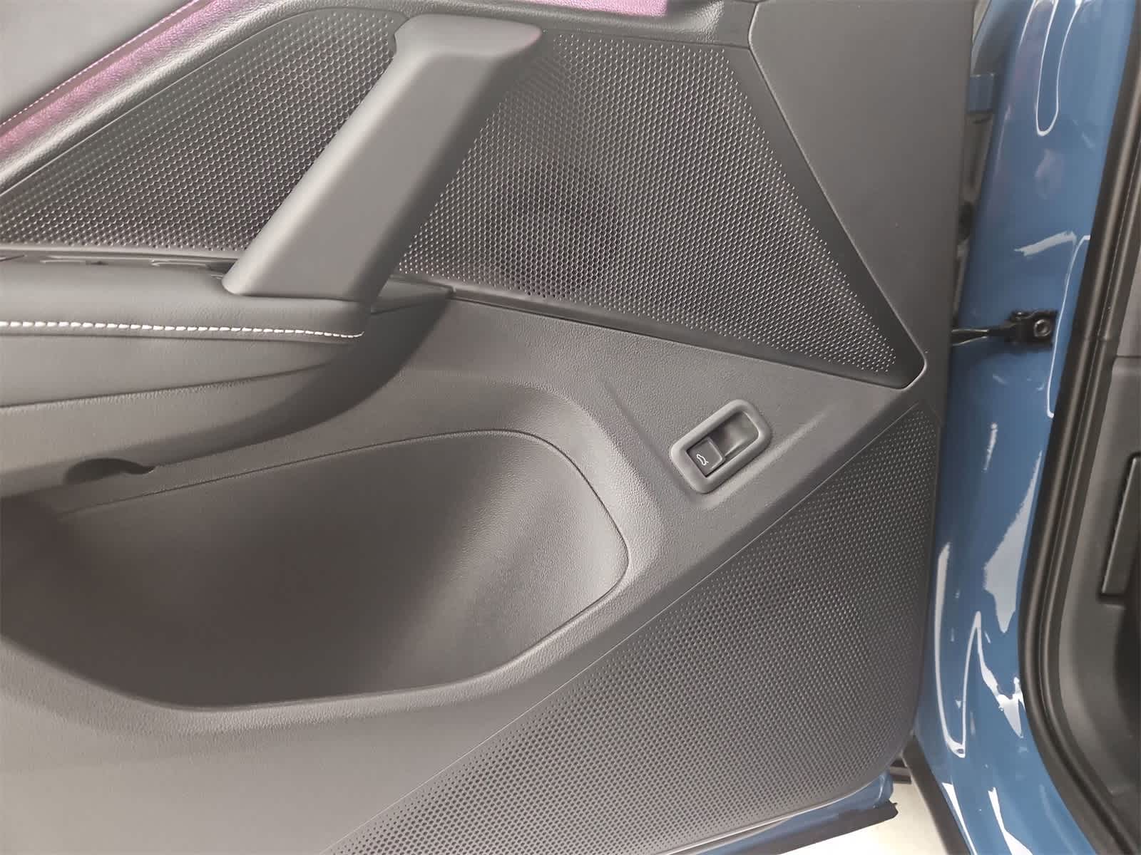 Thumbnail: 2026 Volkswagen Tiguan - 32