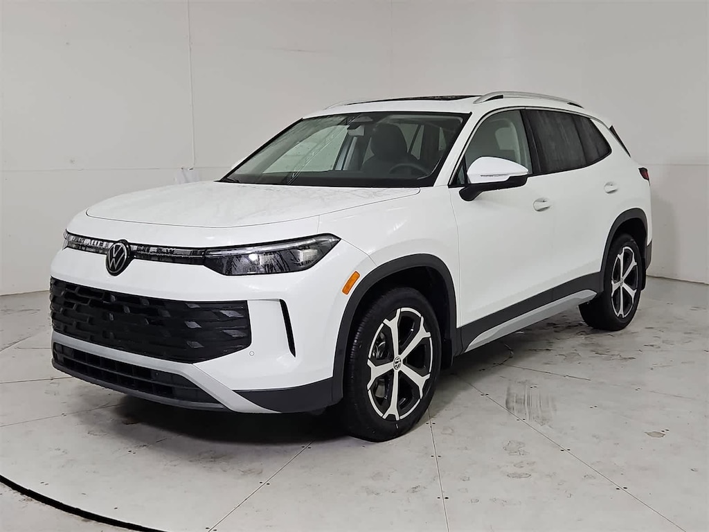 New 2025 Volkswagen Tiguan 2.0T SE SUV