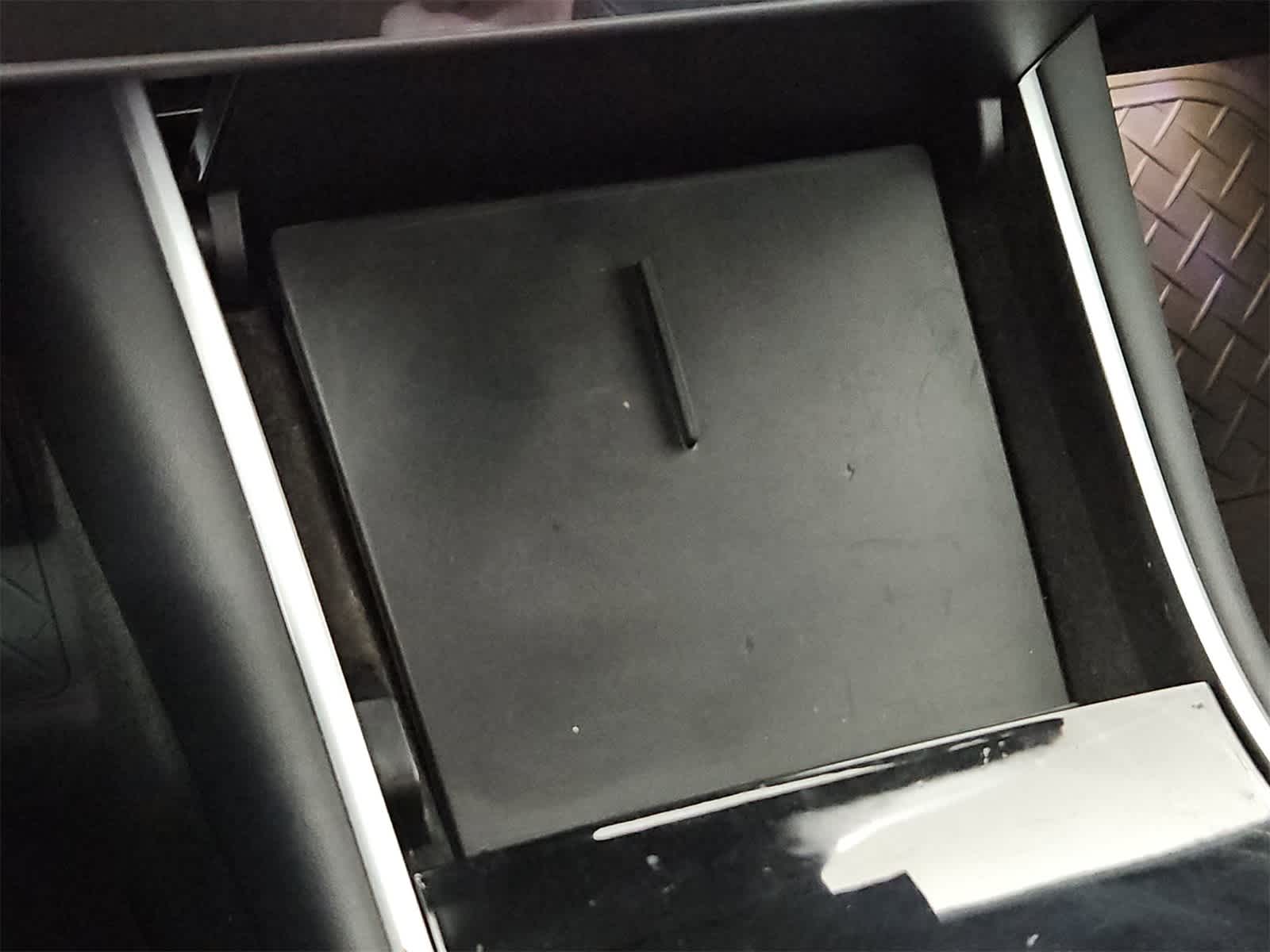 Thumbnail: 2018 Tesla Model 3 - 33