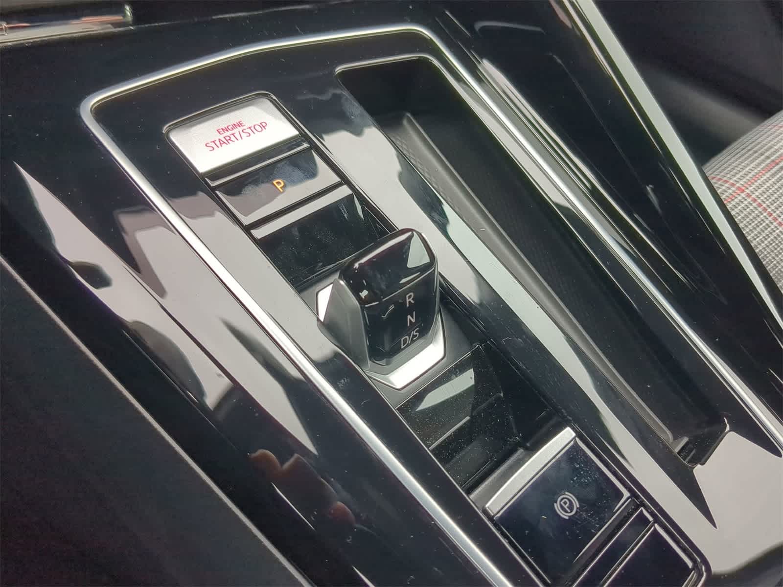 Thumbnail: 2026 Volkswagen Golf - 30