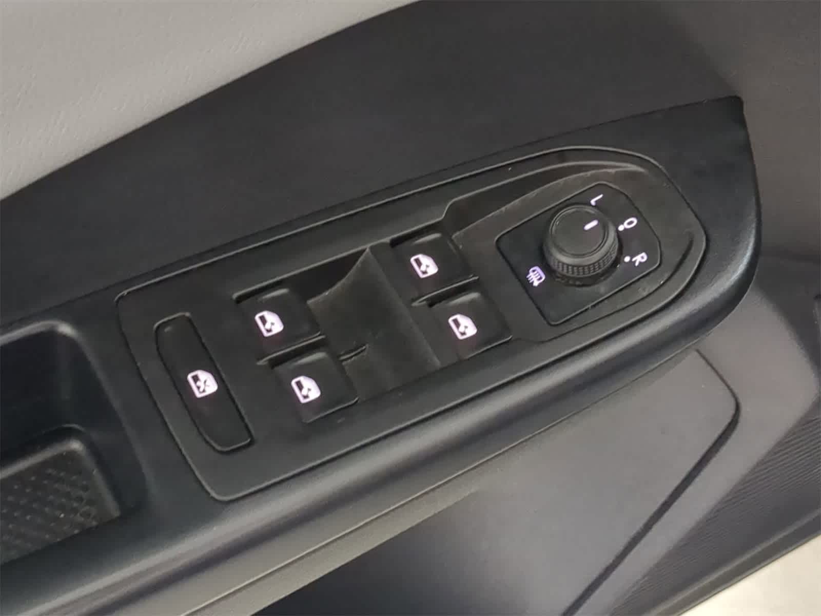 Thumbnail: 2023 Volkswagen Taos - 16