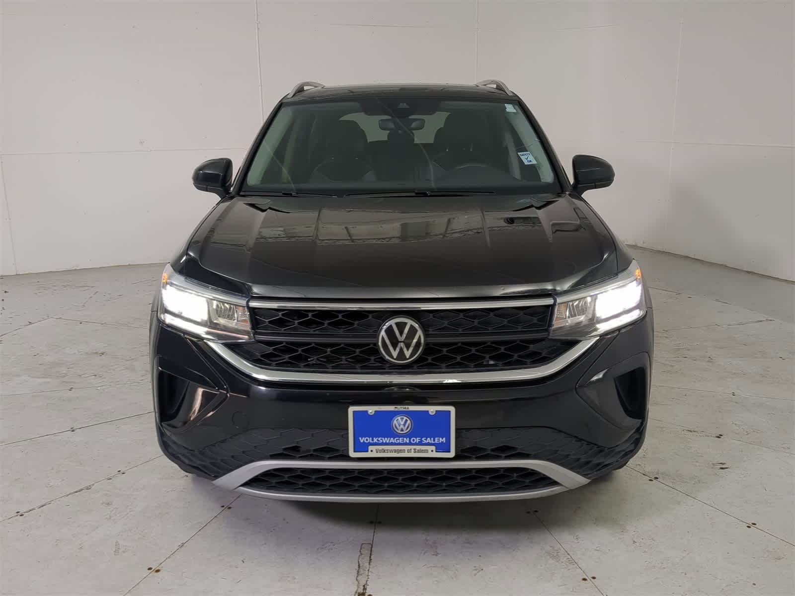 Thumbnail: 2023 Volkswagen Taos - 9