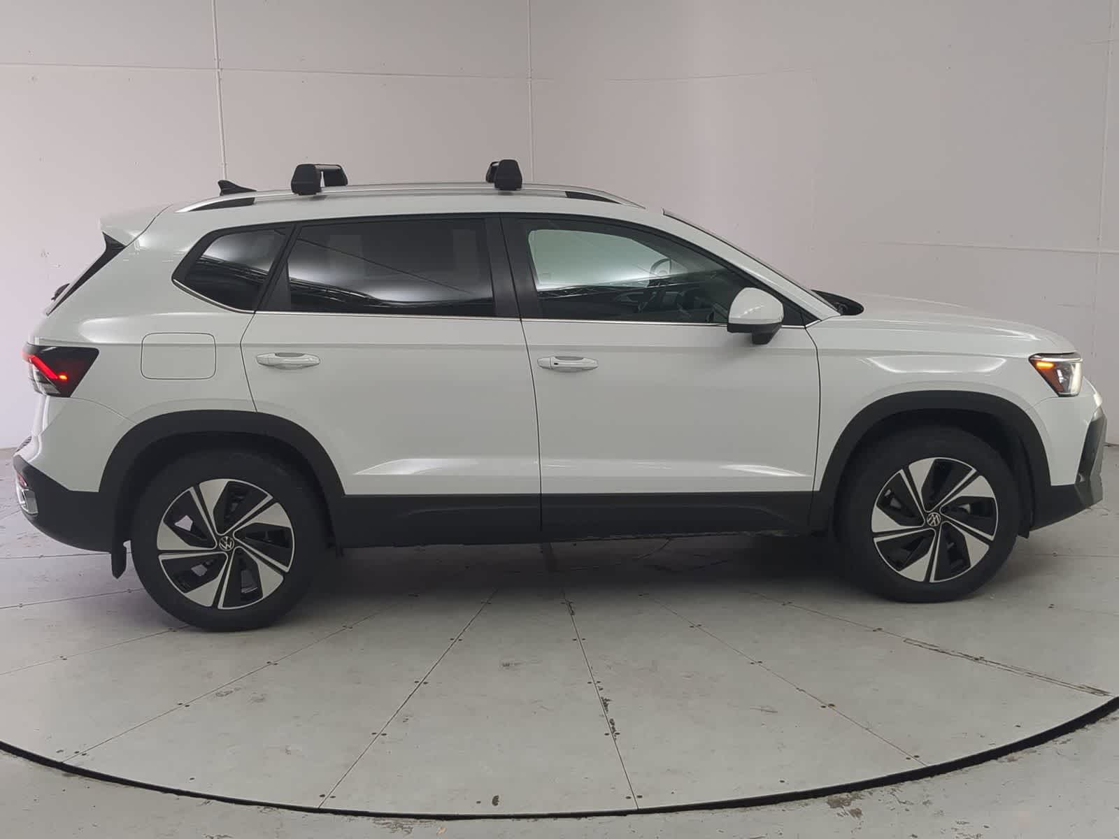 Thumbnail: 2025 Volkswagen Taos - 7