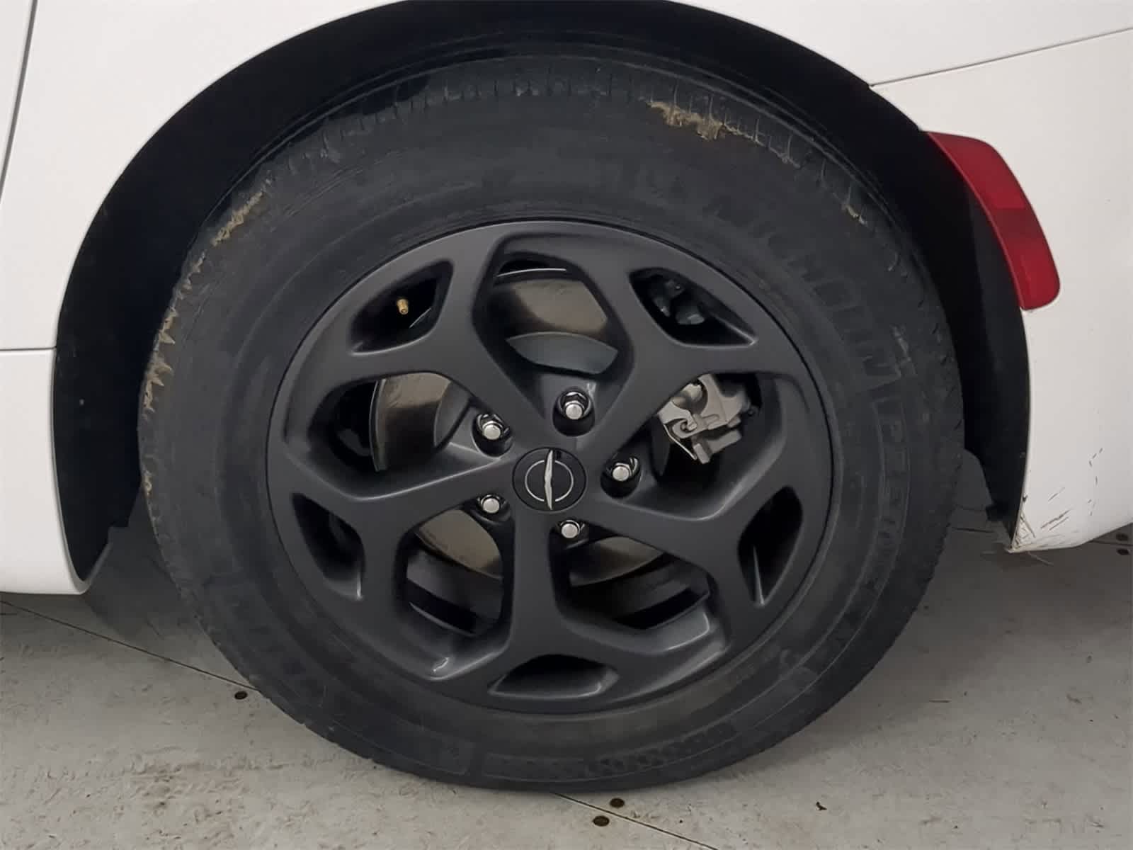 Thumbnail: 2023 Chrysler Pacifica - 12