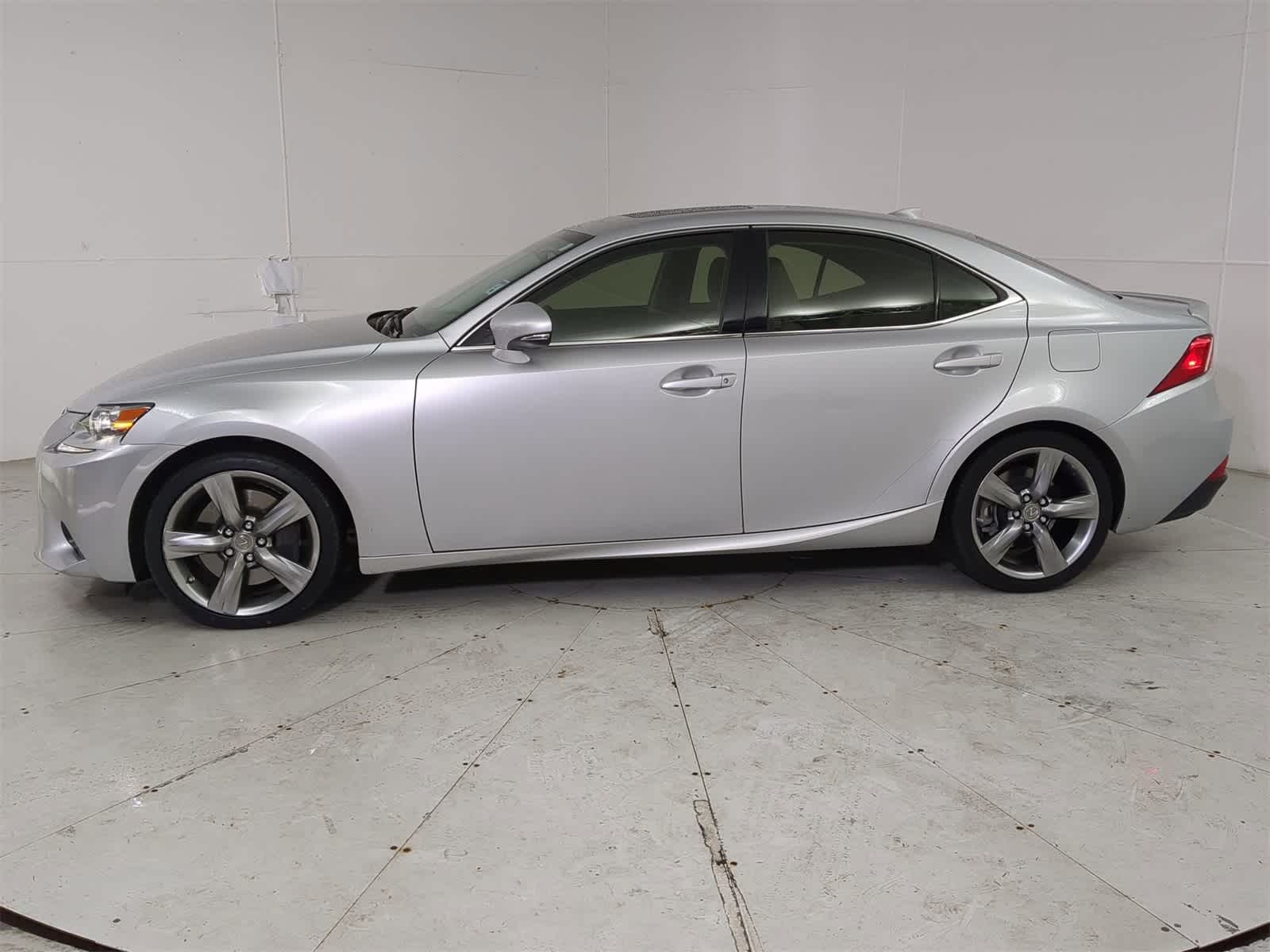 Thumbnail: 2015 Lexus IS - 3